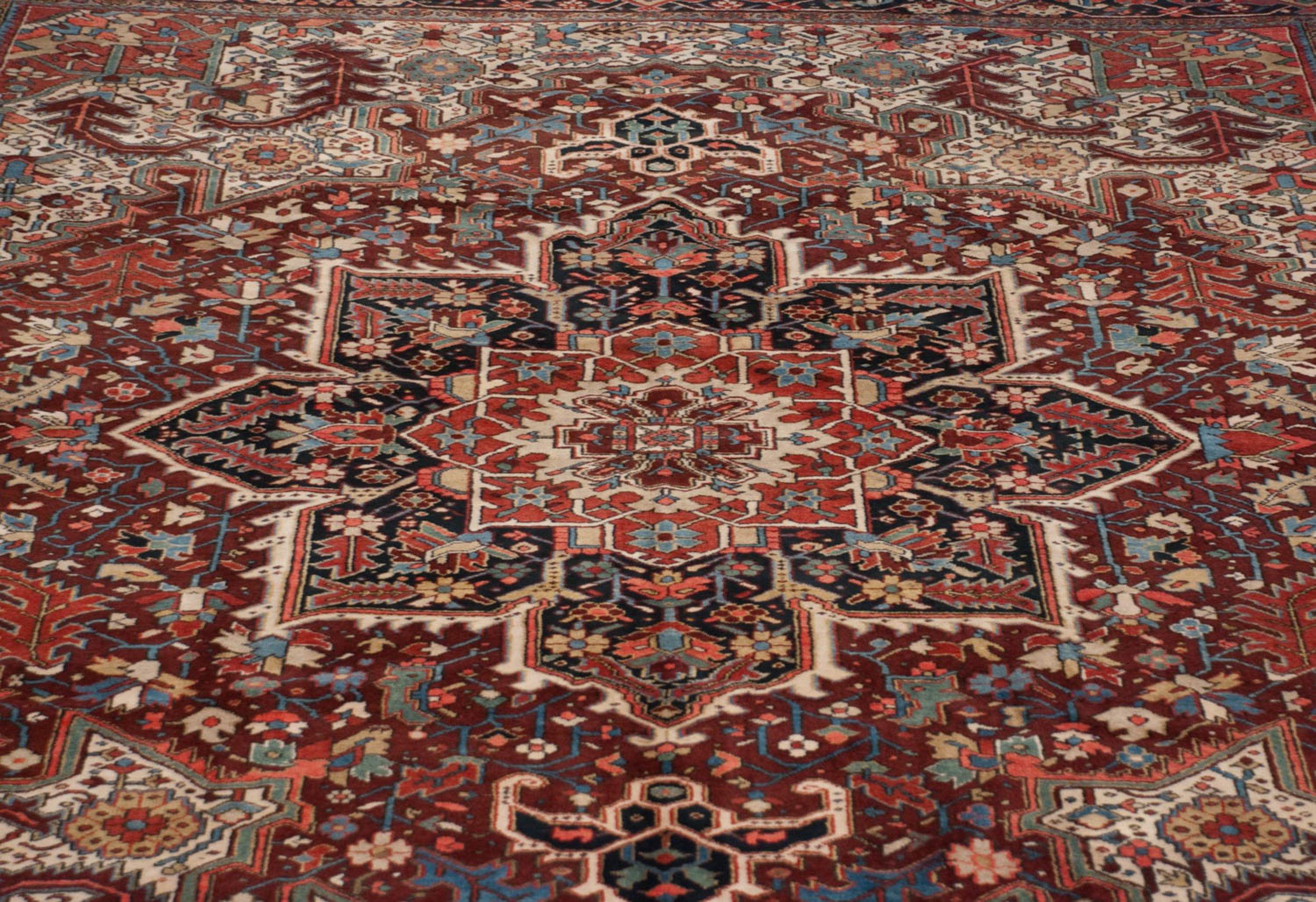 Heriz Serapi Vintage Heriz Carpet For Sale