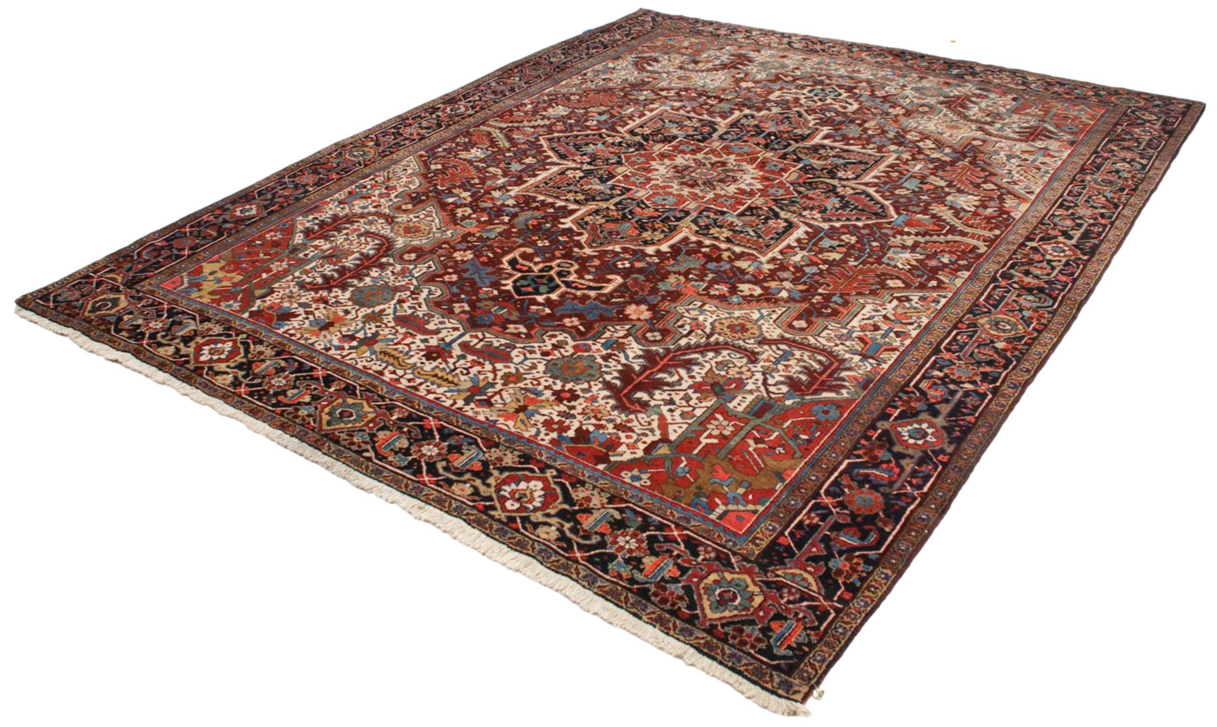 Vintage Heriz Carpet For Sale 1