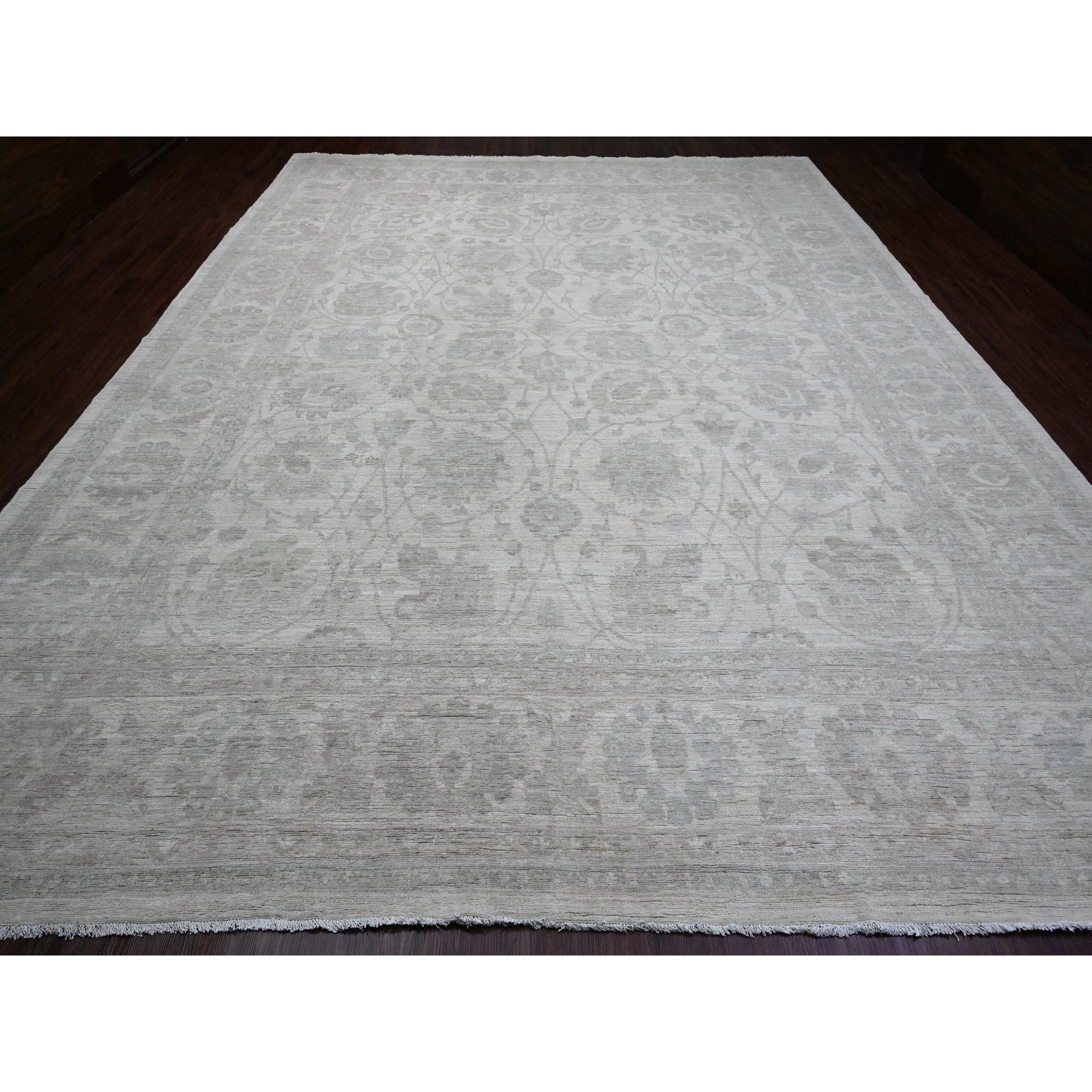 Bianco a cascata, 100% lana, Peshawar lavato con disegno di foglie all over, annodato a mano, tinture naturali, di grandi dimensioni, Tappeto orientale
Materiali primari: Lana
Lattice: No Pile 
altezza: 0,25 pollici
Stile: Di transizione
Colore