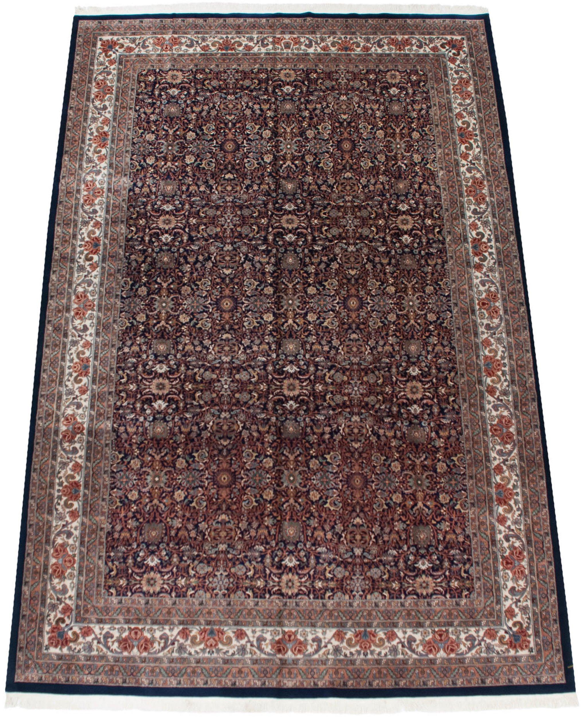 Vintage Indian Bijar Design Carpet In Excellent Condition For Sale In Katonah, NY