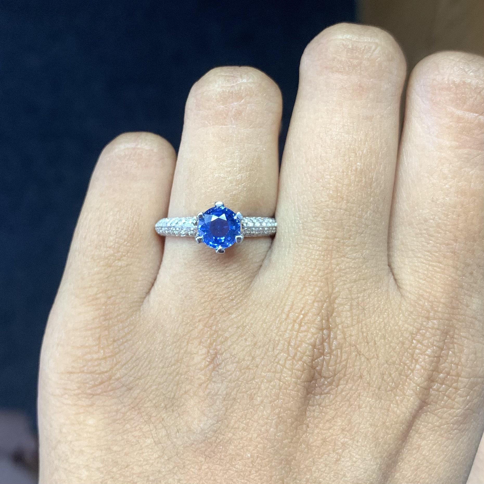 1.16 Ct Ceylon Cornflower Blue Sapphire 18K White Gold Six-prong Solitaire Ring In New Condition For Sale In Bangkok, TH