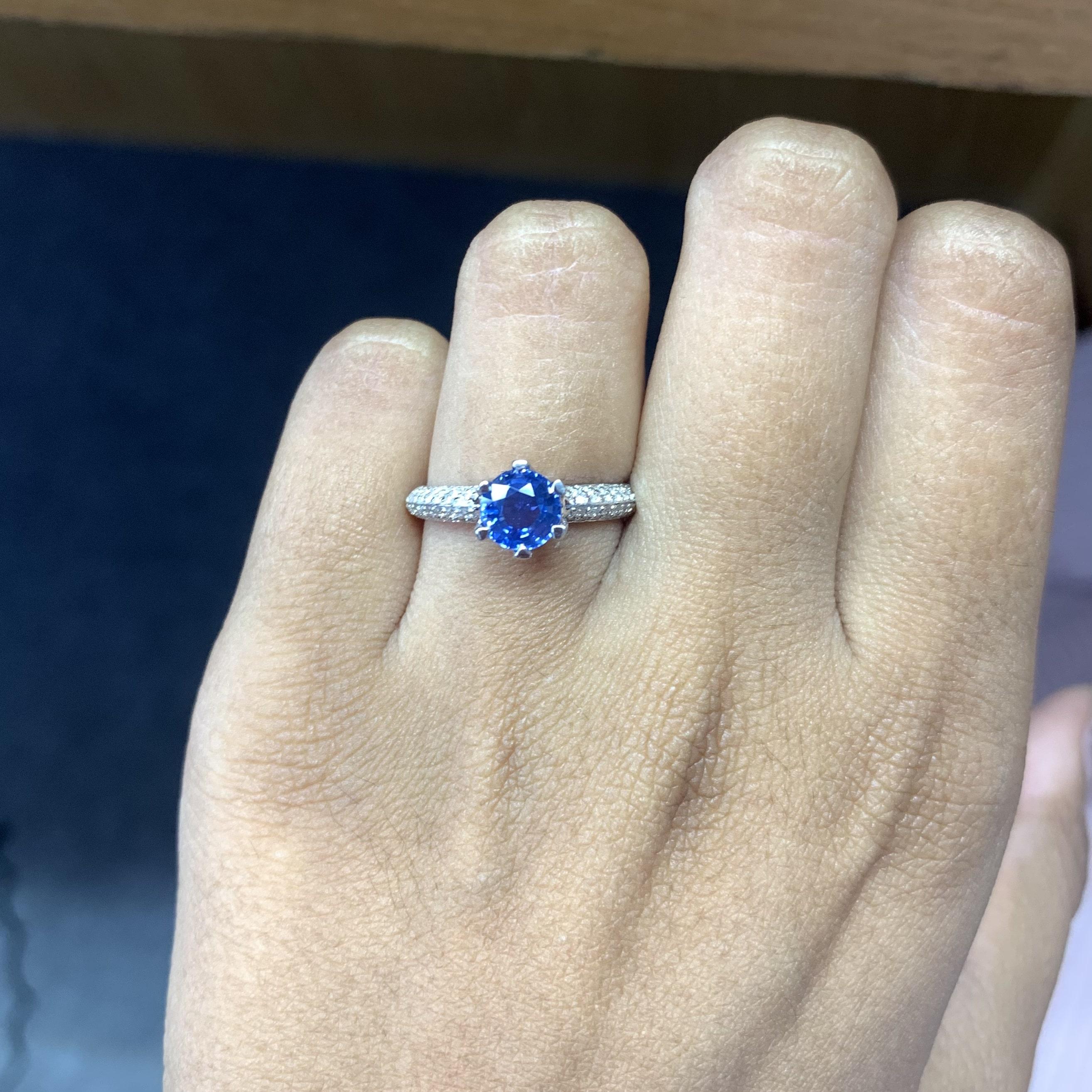 Women's or Men's 1.16 Ct Ceylon Cornflower Blue Sapphire 18K White Gold Six-prong Solitaire Ring For Sale