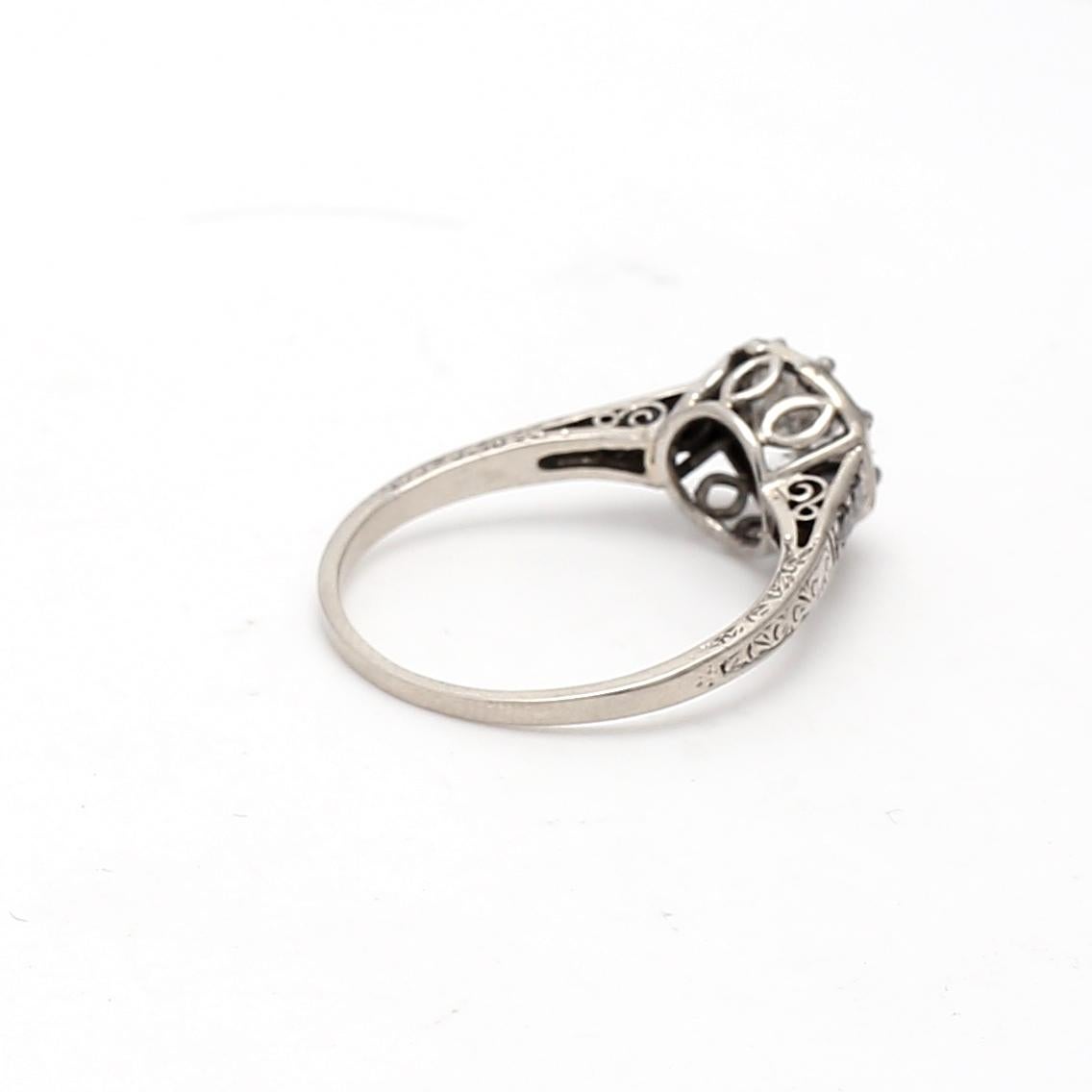Women's 1.16 Carat Circular Brilliant Cut and Round Diamond Platinum Engagement Ring For Sale