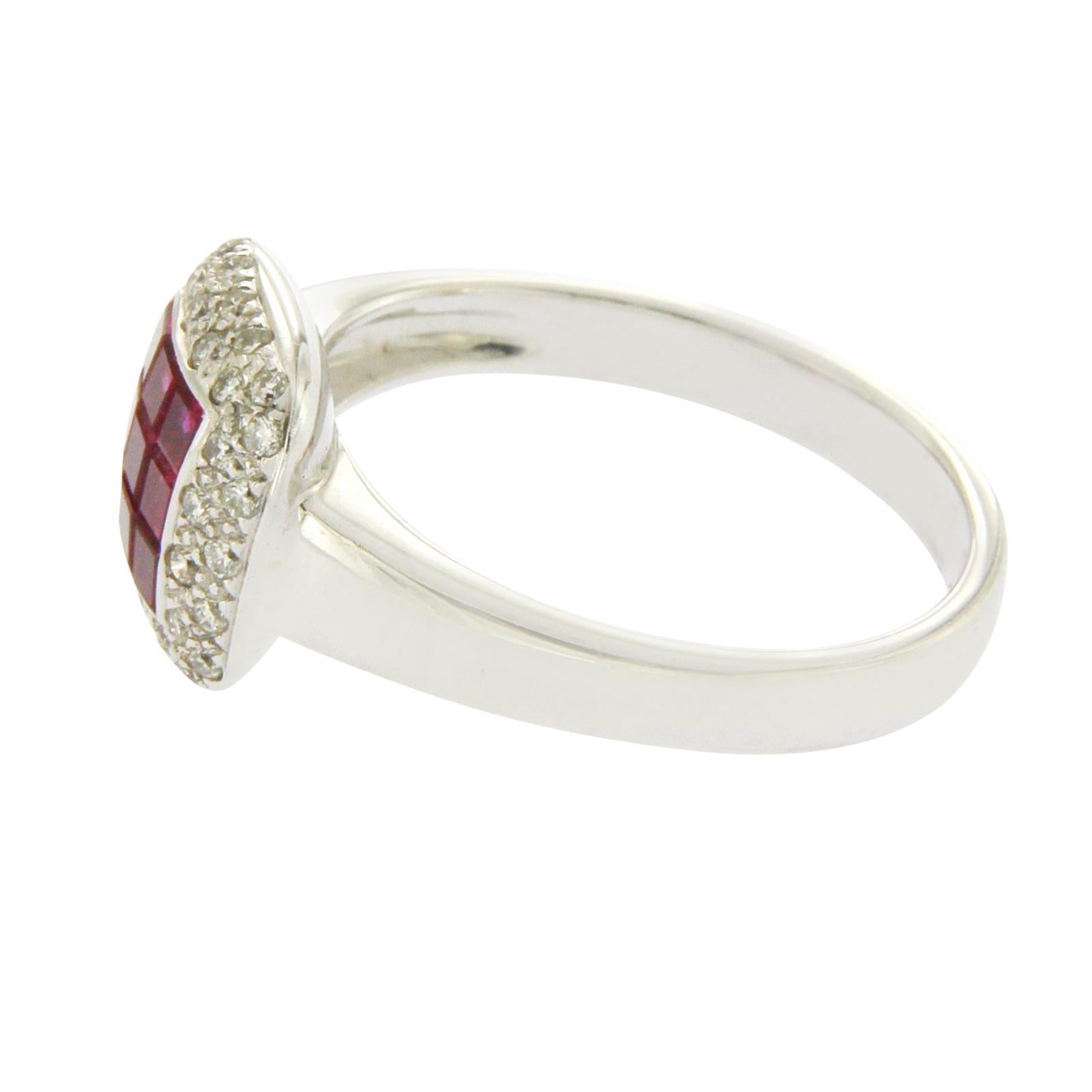 1.16 Carat Invisible Set Ruby and 0.32 Carat Diamonds in 18 Karat Gold Ring In Excellent Condition For Sale In Los Angeles, CA
