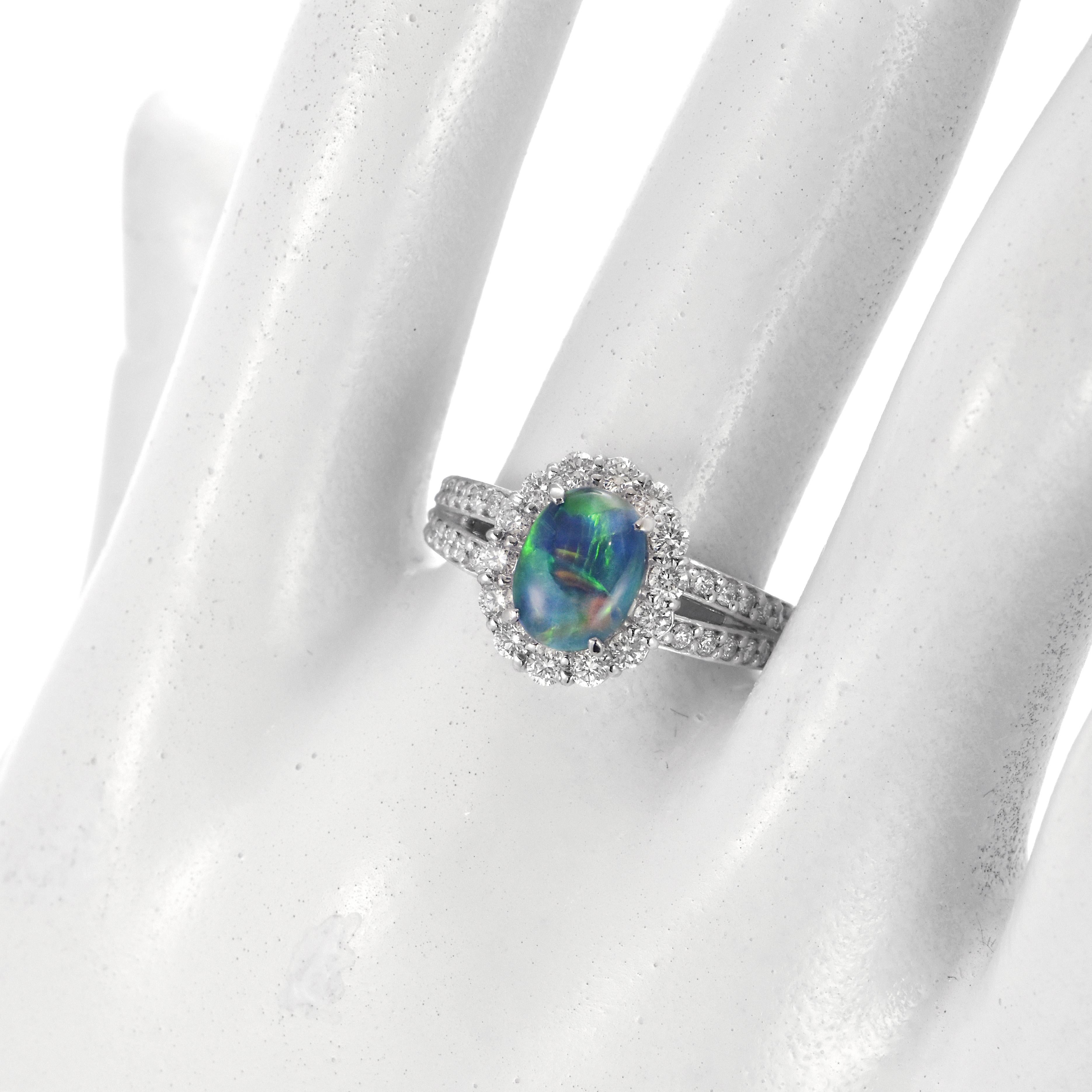 1.16 Carat Natural Australian Black Opal and Diamond Ring Made in Platinum In New Condition For Sale In Tokyo, JP