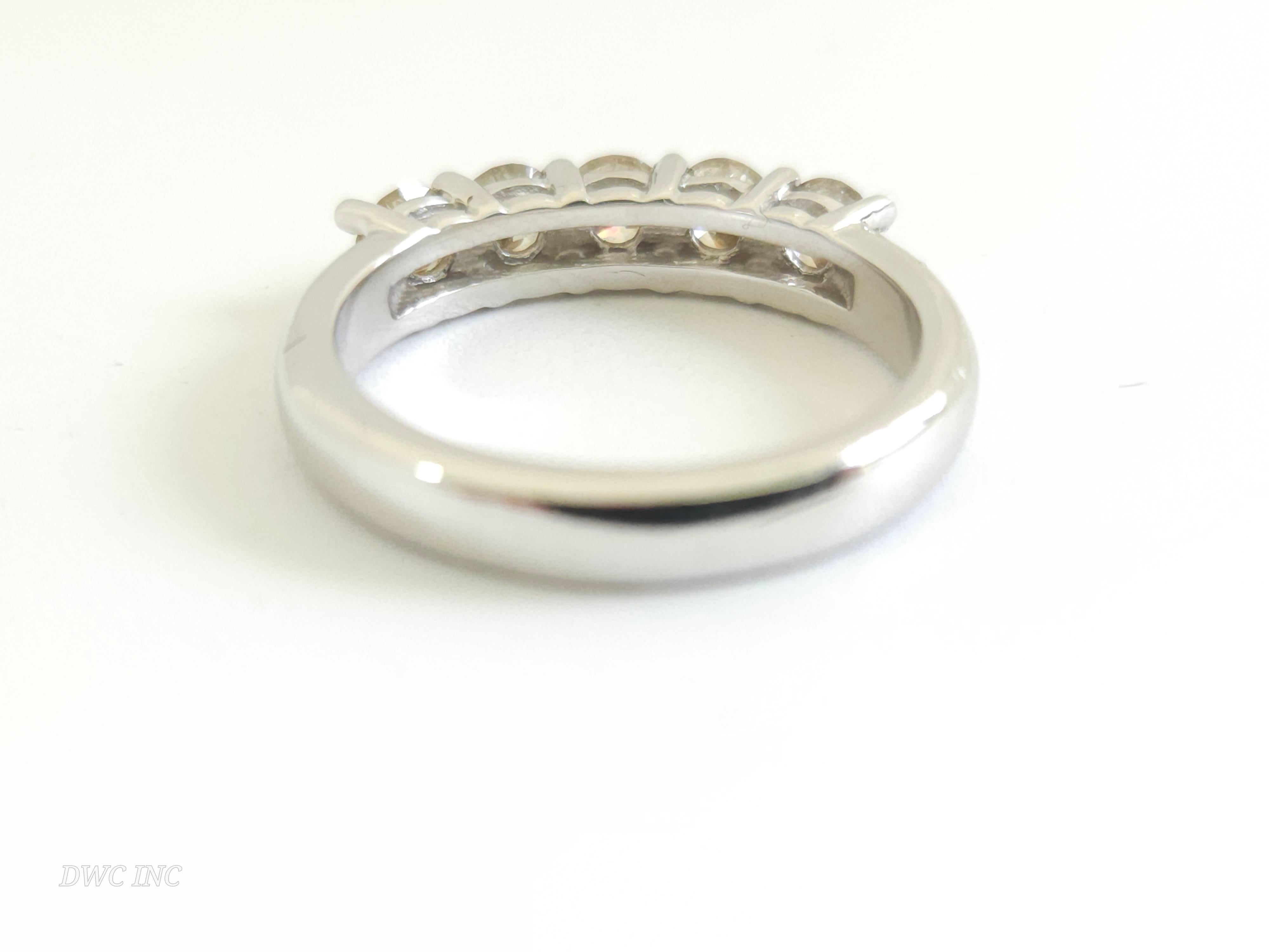 1.16 Karat  Mini-Ring aus Weißgold mit natürlichem Diamant 14K  (Brillantschliff) im Angebot