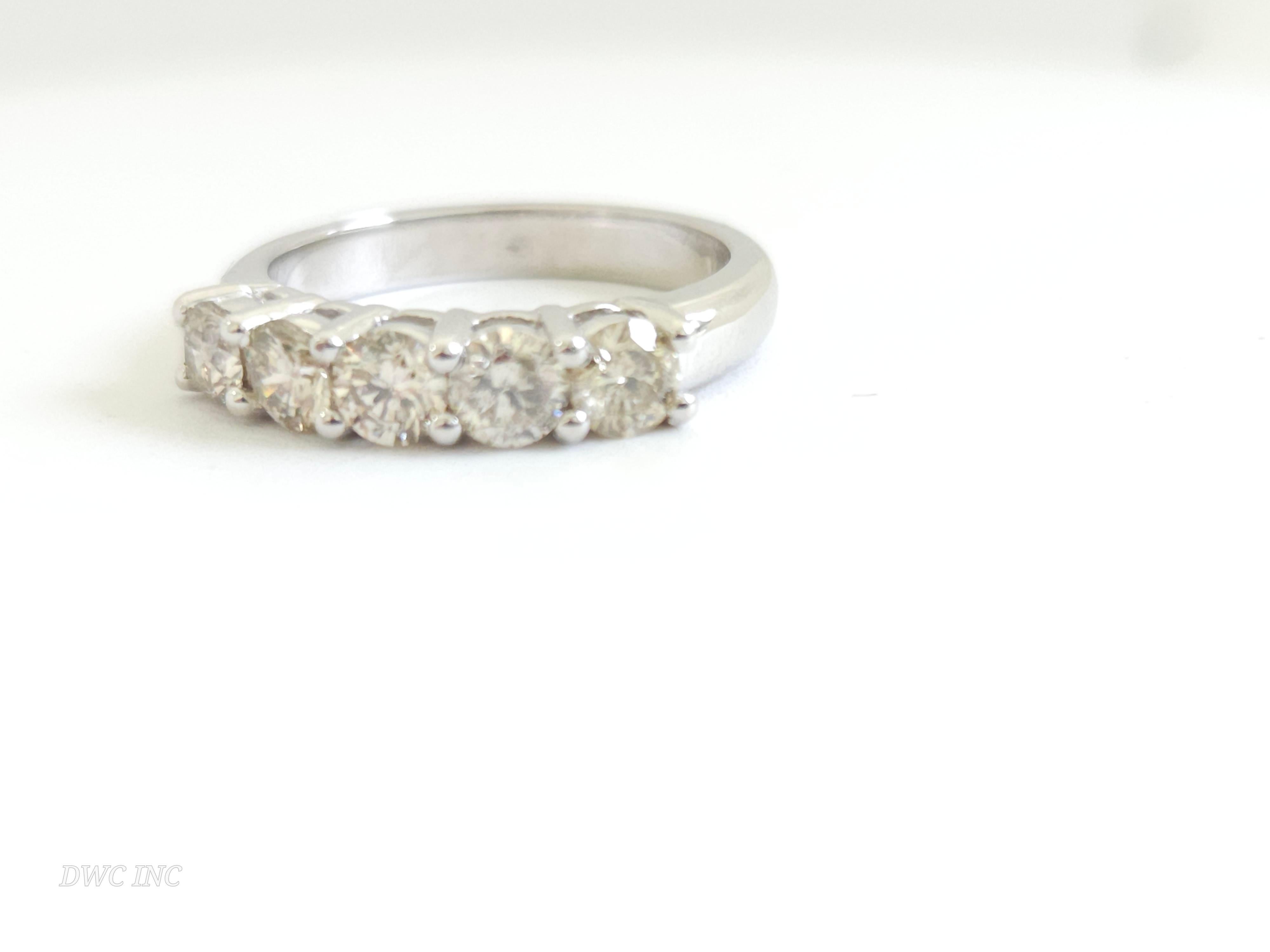 1.16 Karat  Mini-Ring aus Weißgold mit natürlichem Diamant 14K  im Angebot 1