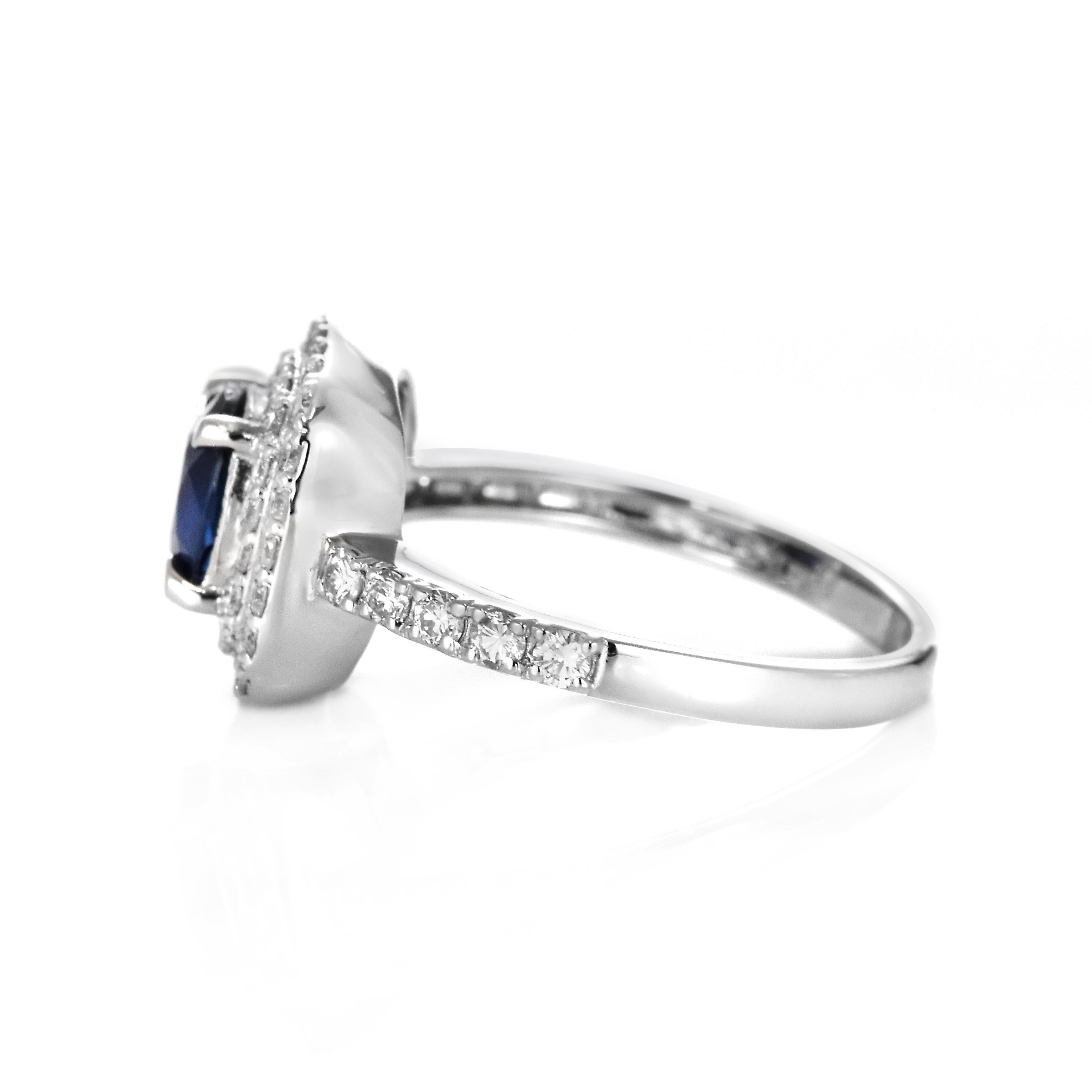 1.16 Carat Natural Royal Blue, No Heat Sapphire & Diamond Ring Made in Platinum For Sale 4