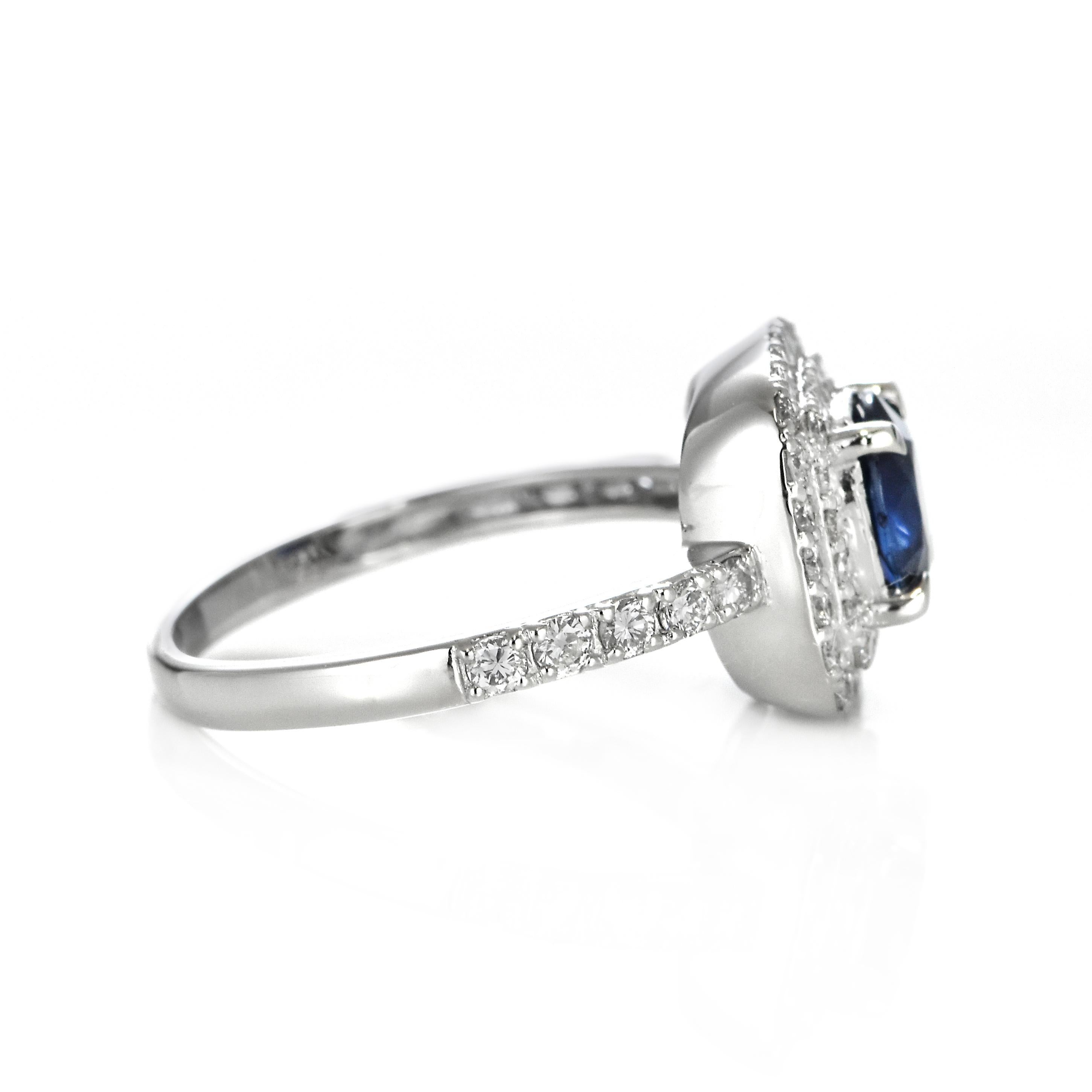 1.16 Carat Natural Royal Blue, No Heat Sapphire & Diamond Ring Made in Platinum For Sale 5