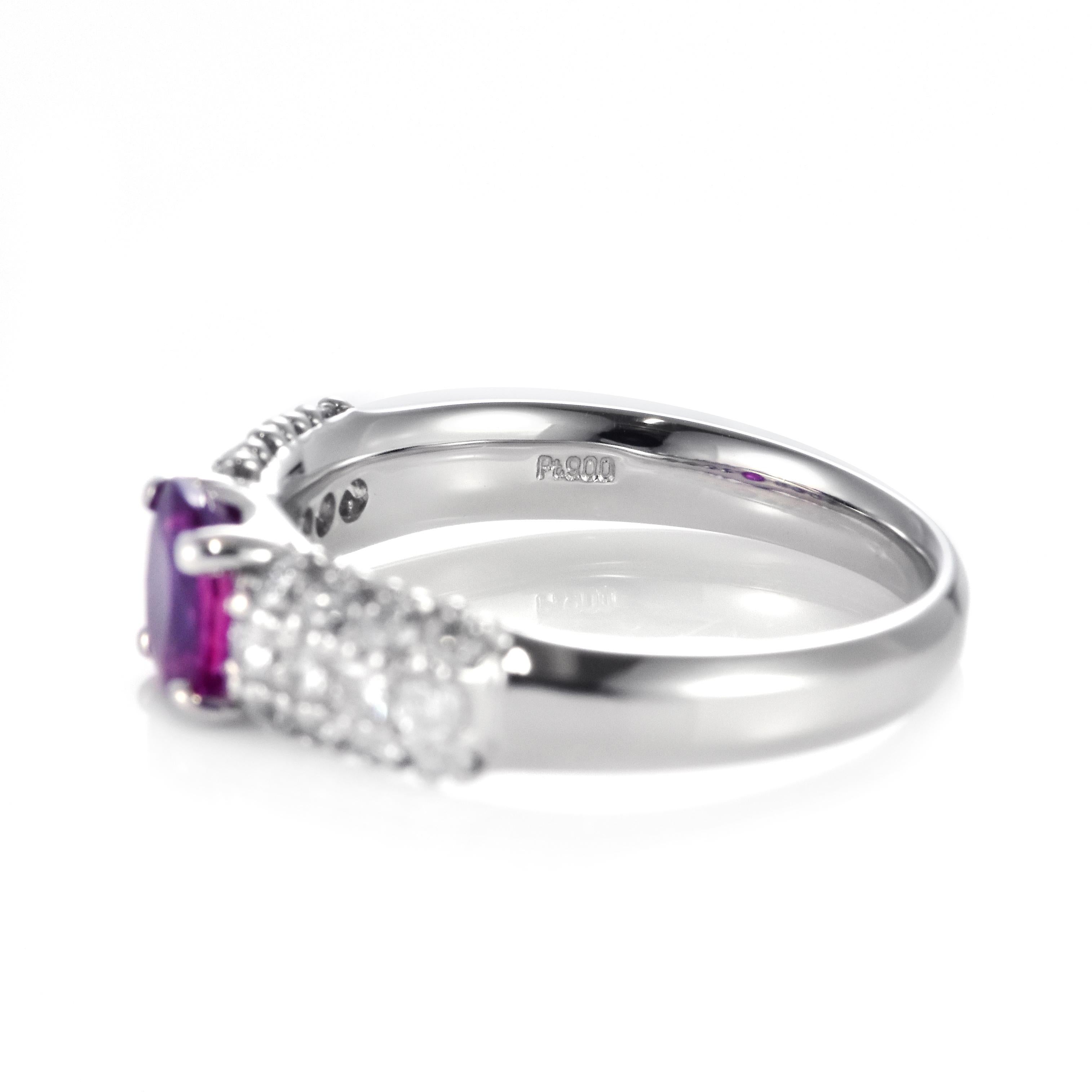 1.16 Karat natürlicher Rubin und Diamant-Cluster-Ring aus Platin im Angebot 1
