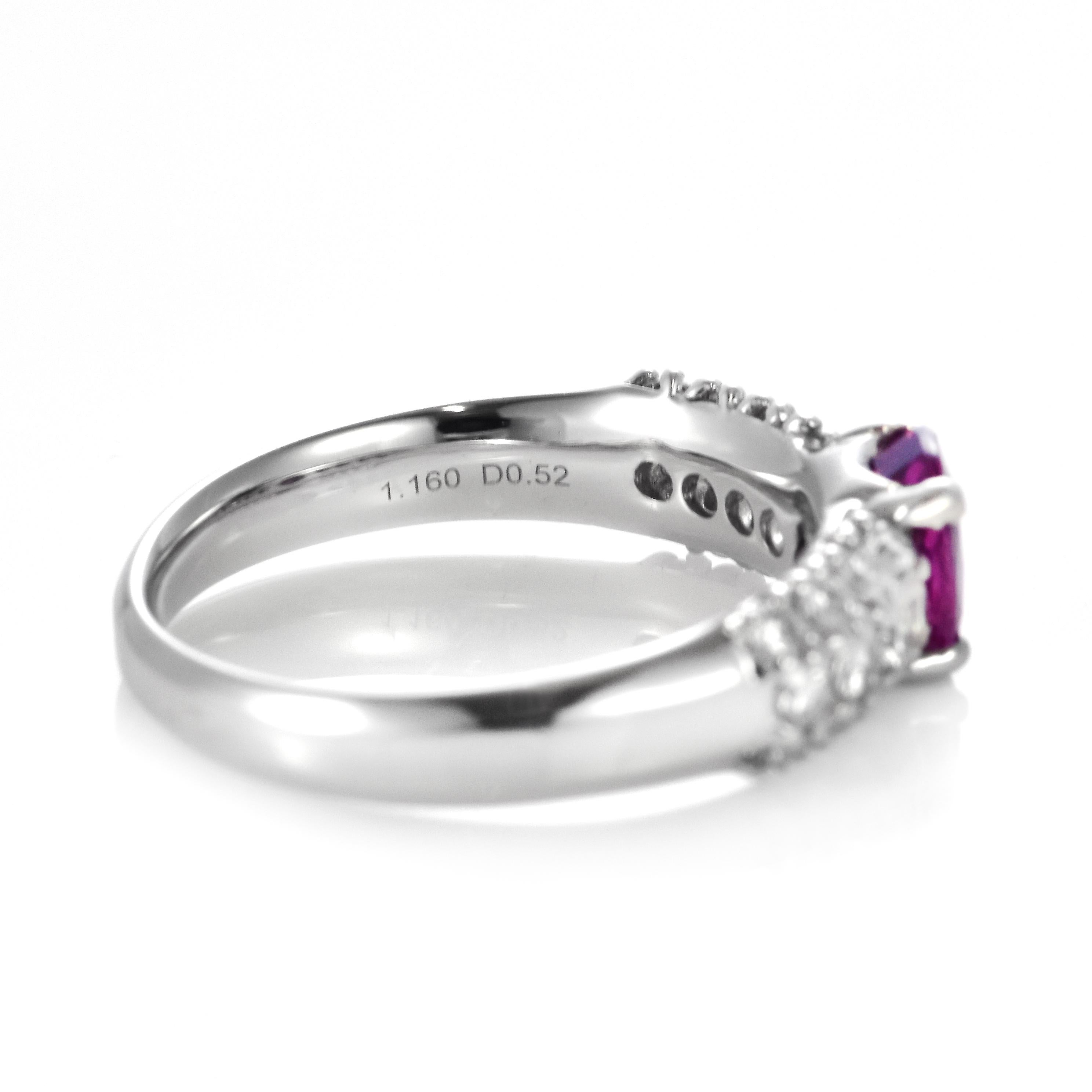 1.16 Karat natürlicher Rubin und Diamant-Cluster-Ring aus Platin im Angebot 2