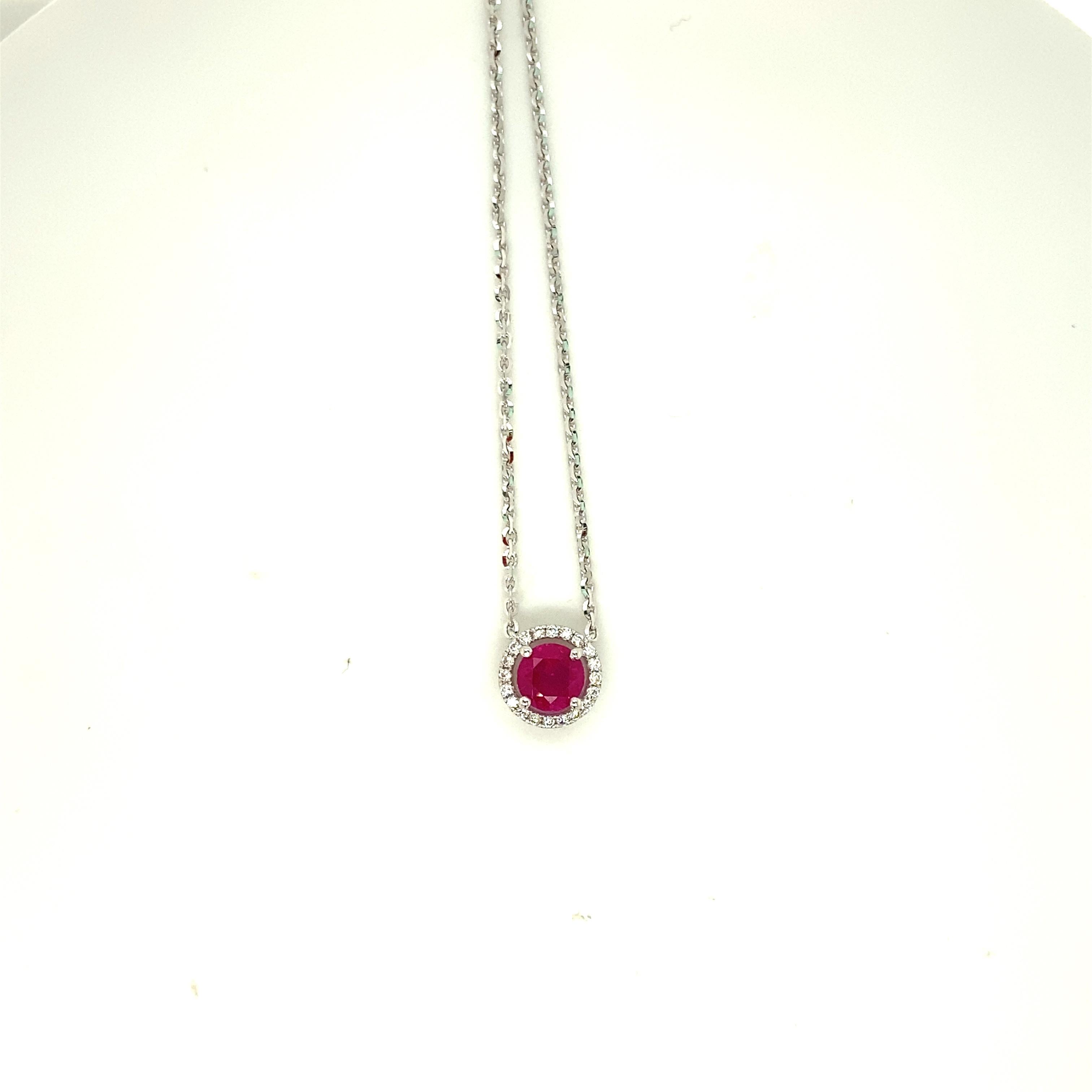 Collar Colgante de Rubí Rojo Intenso y Diamante Blanco, talla oval de 1,16 quilates Corte oval en venta