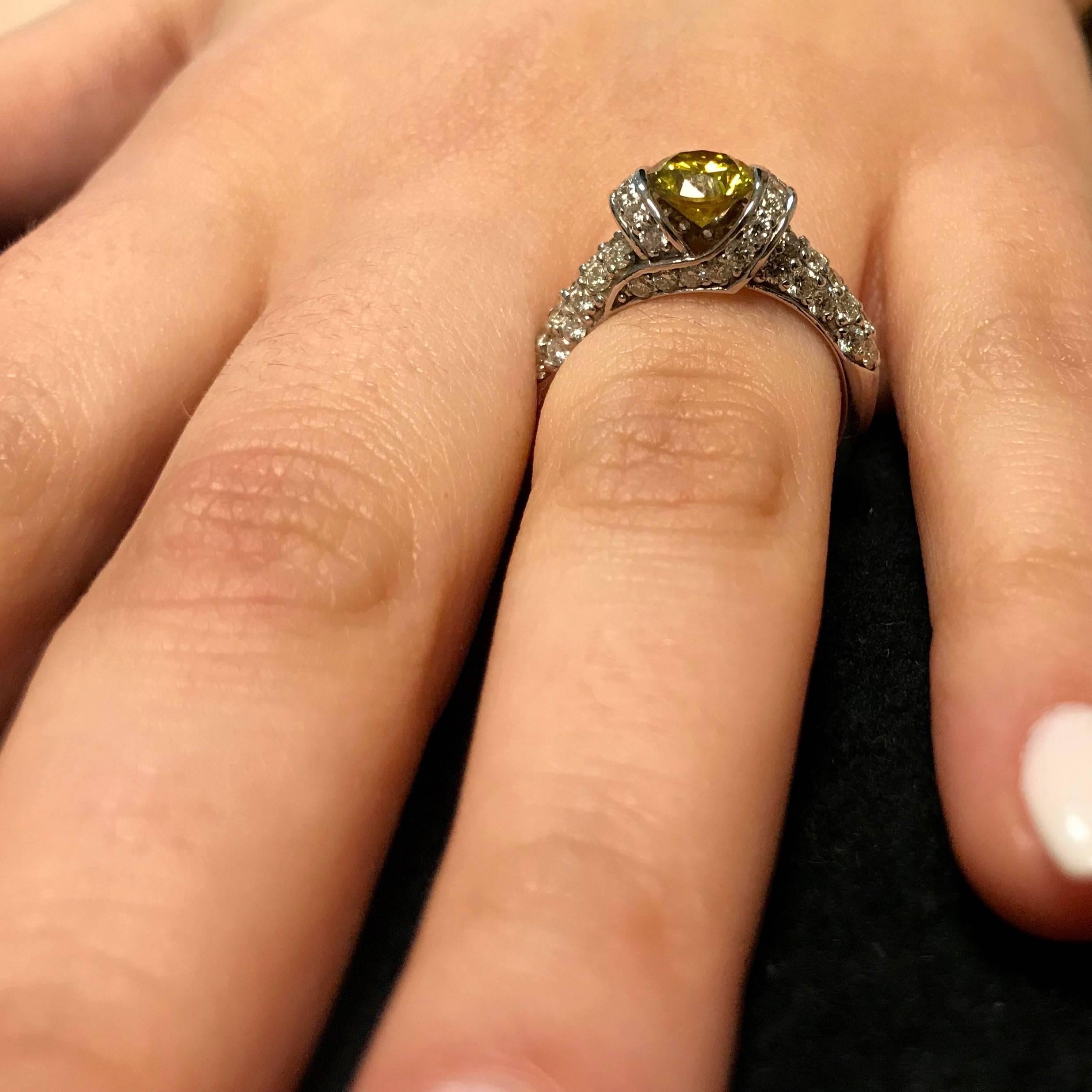 1.16 Carat Round Yellow Diamond and 1.32 Carat White Diamond Ring In New Condition In GREAT NECK, NY