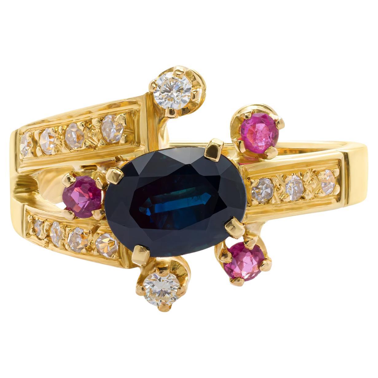 Bague en or jaune 18K de 1,16 carat de saphir, 0,18 carat de rubis et 0,22 carat de diamant en vente