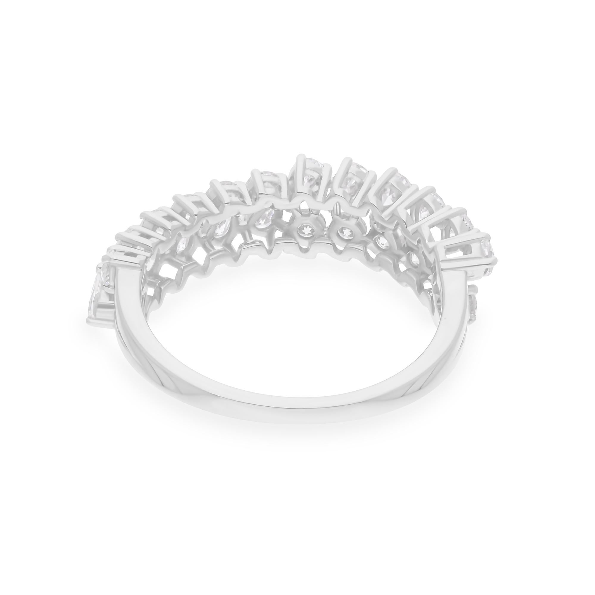 1,16 quilates SI/H Anillo ondulado de diamantes talla brillante redonda pera 14 quilates de oro blanco en Nuevo estado para la venta en Diera, Dubai