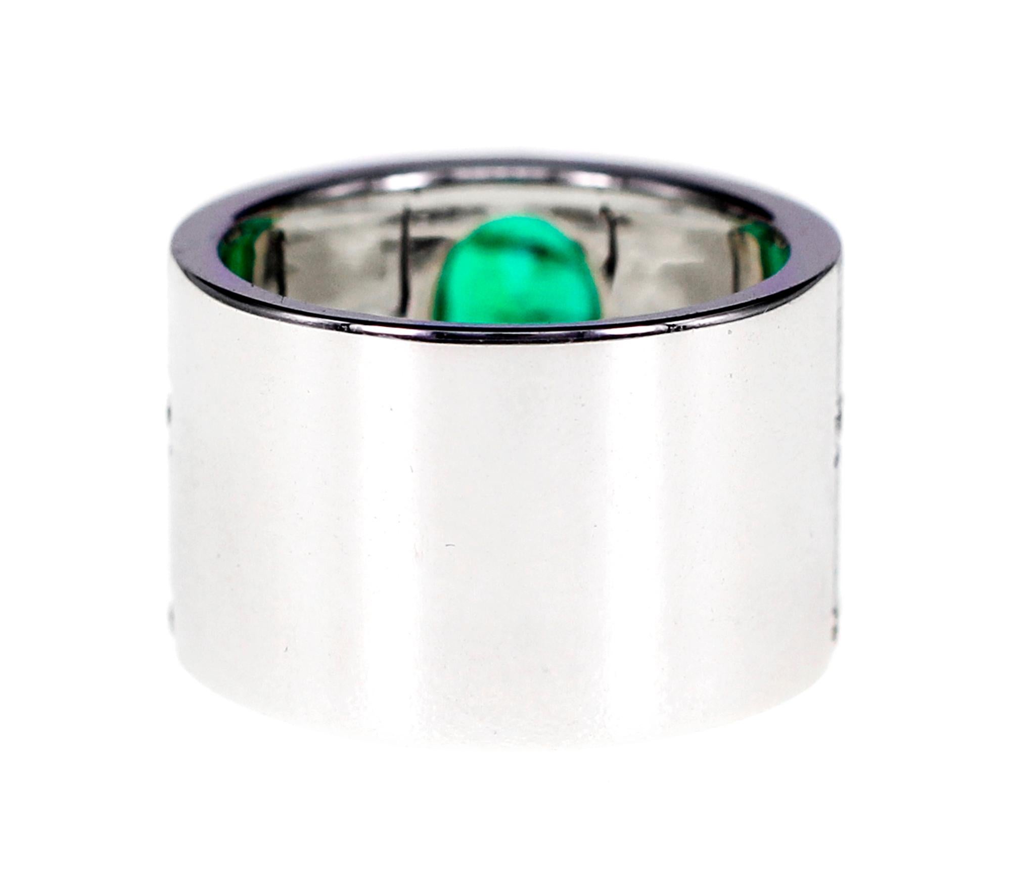 Oval Cut 1.16 Carat Vivid Green Emerald and Diamond Ring Matt Finish Cocktail Ring
