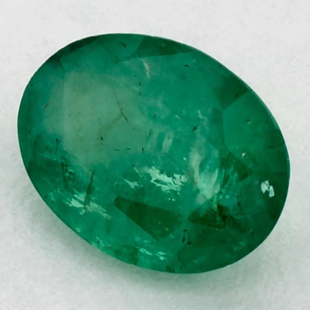 Con una vibrante tonalità di colore verde, la pietra natale di maggio è un simbolo della rinnovata crescita primaverile.
 
Esplora la vivace collezione di smeraldi, rubini e zaffiri nel nostro negozio, disponibili come gemme sciolte e abbinabili