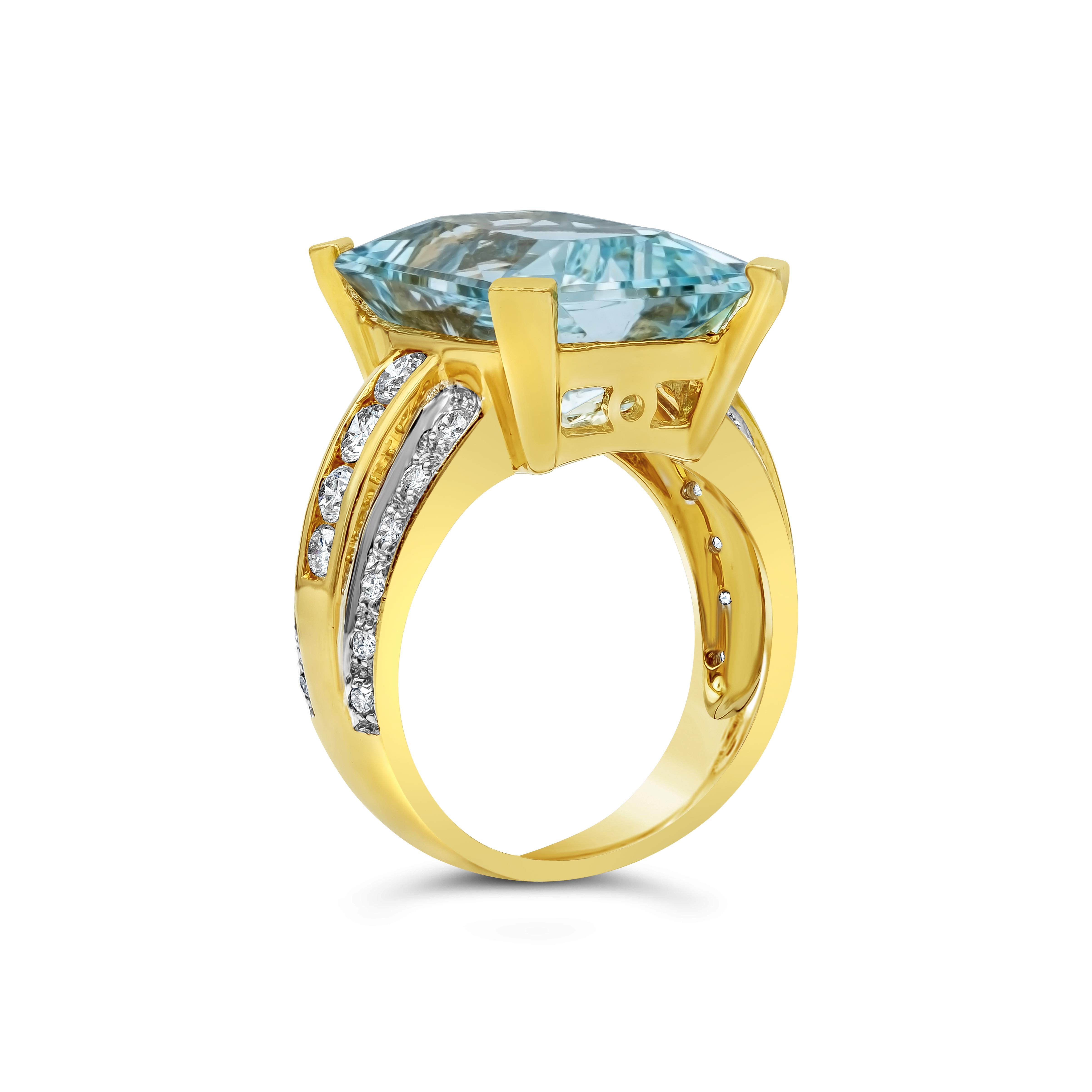 11.60 Carat Emerald Cut Aquamarine and Diamond Cocktail Ring In New Condition In New York, NY