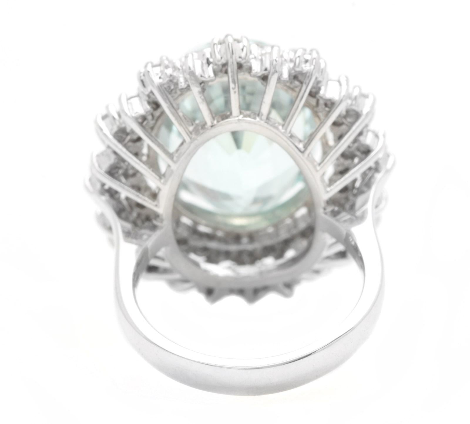 11.10 Carats Exquisite Natural Aquamarine and Diamond 14K Solid White Gold Ring In New Condition For Sale In Los Angeles, CA
