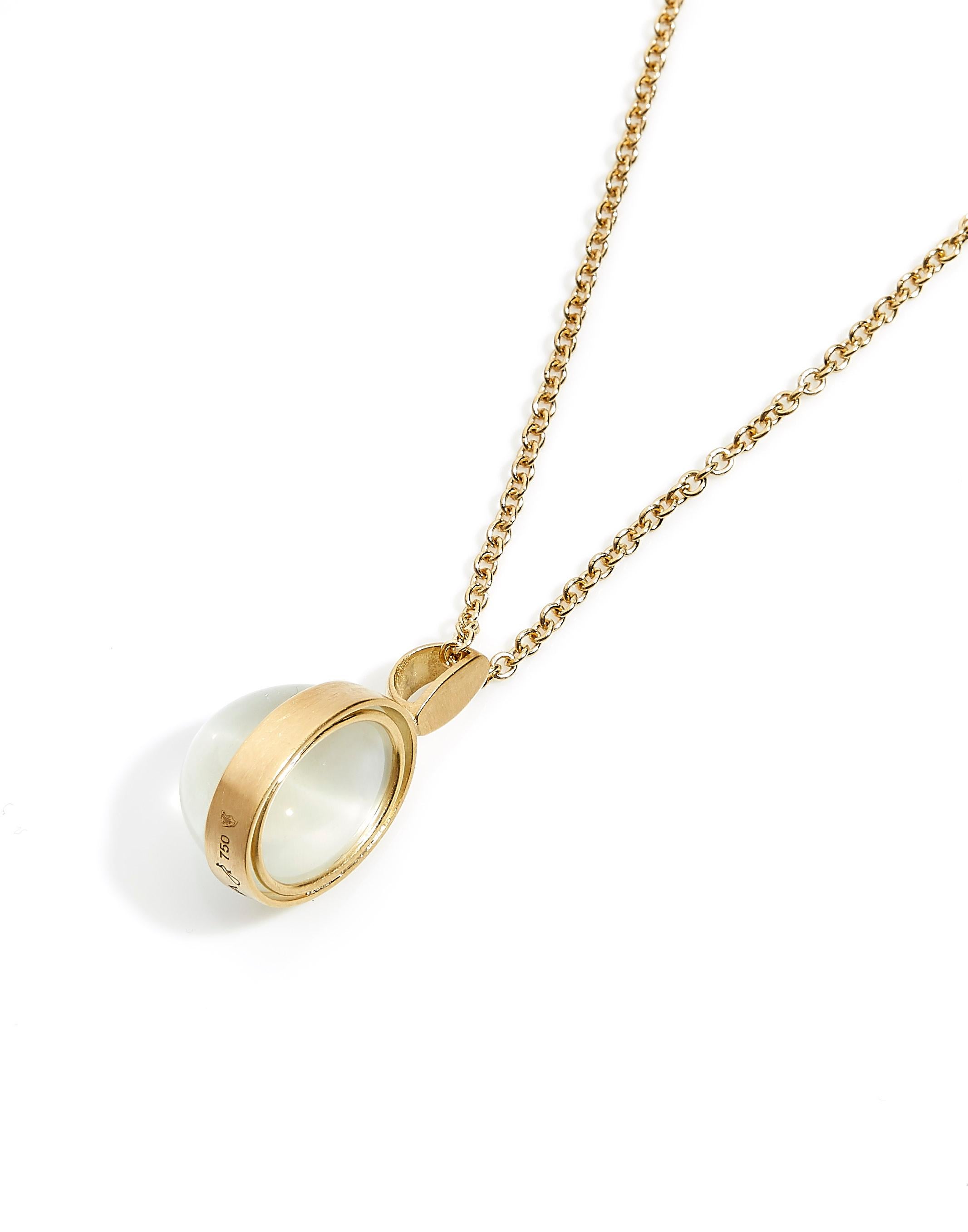 Taille cabochon Collier pendentif en or jaune 18 carats serti d'une pierre de lune arc-en-ciel de 11,61 carats en vente