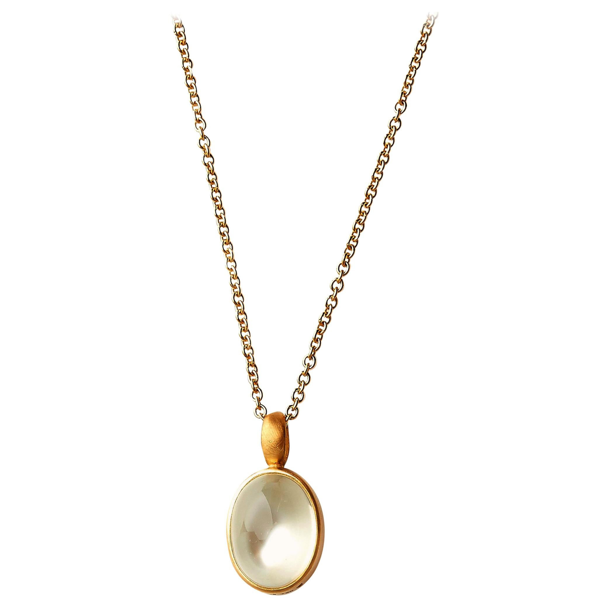 18 Karat Yellow Gold Pendant Necklace Set with 11.61 Carat Rainbow Moonstone  For Sale