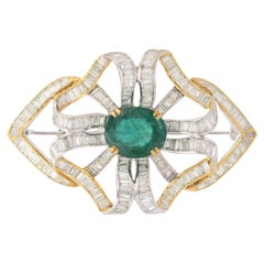 Broche con lazo de esmeralda de 11,61 quilates y diamantes de 8,82 quilates en oro blanco macizo de 18 quilates