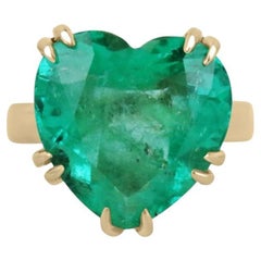 11.62 Carat Emerald Statement 18K  Gold Unparalleled Brilliance Eemrald Ring