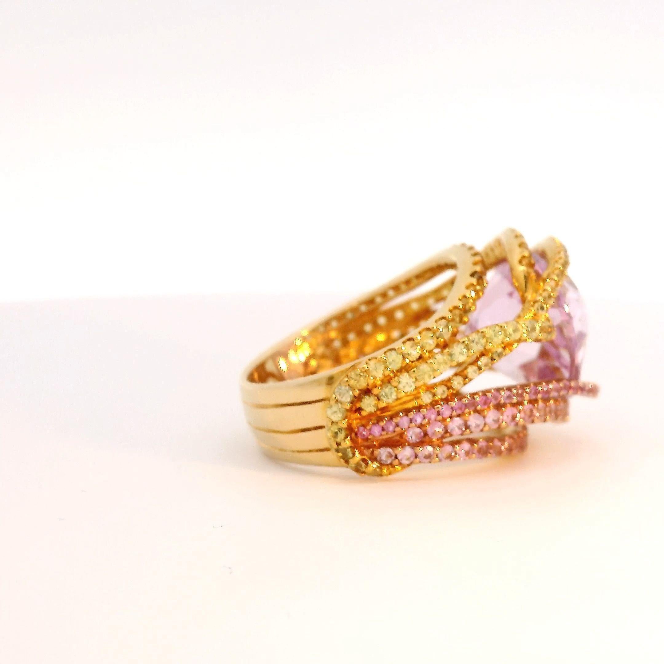 11.63 Carat Kunzite Ring surrounded by Pink and Yellow Sapphire Strands In New Condition In Hong Kong, HK