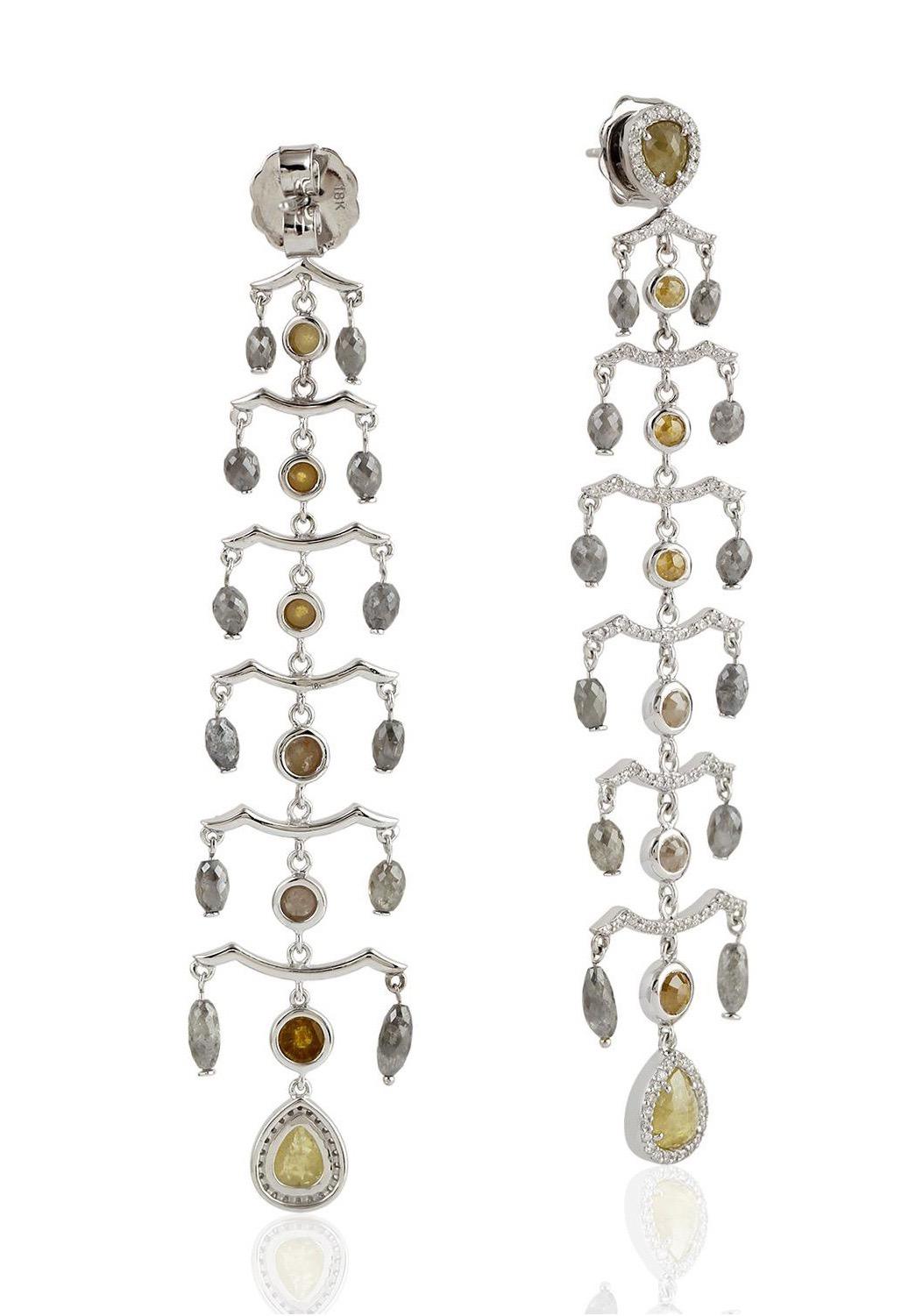 Moderne Boucles d'oreilles chandelier en or 18 carats avec diamants naturels de 11,64 carats en vente