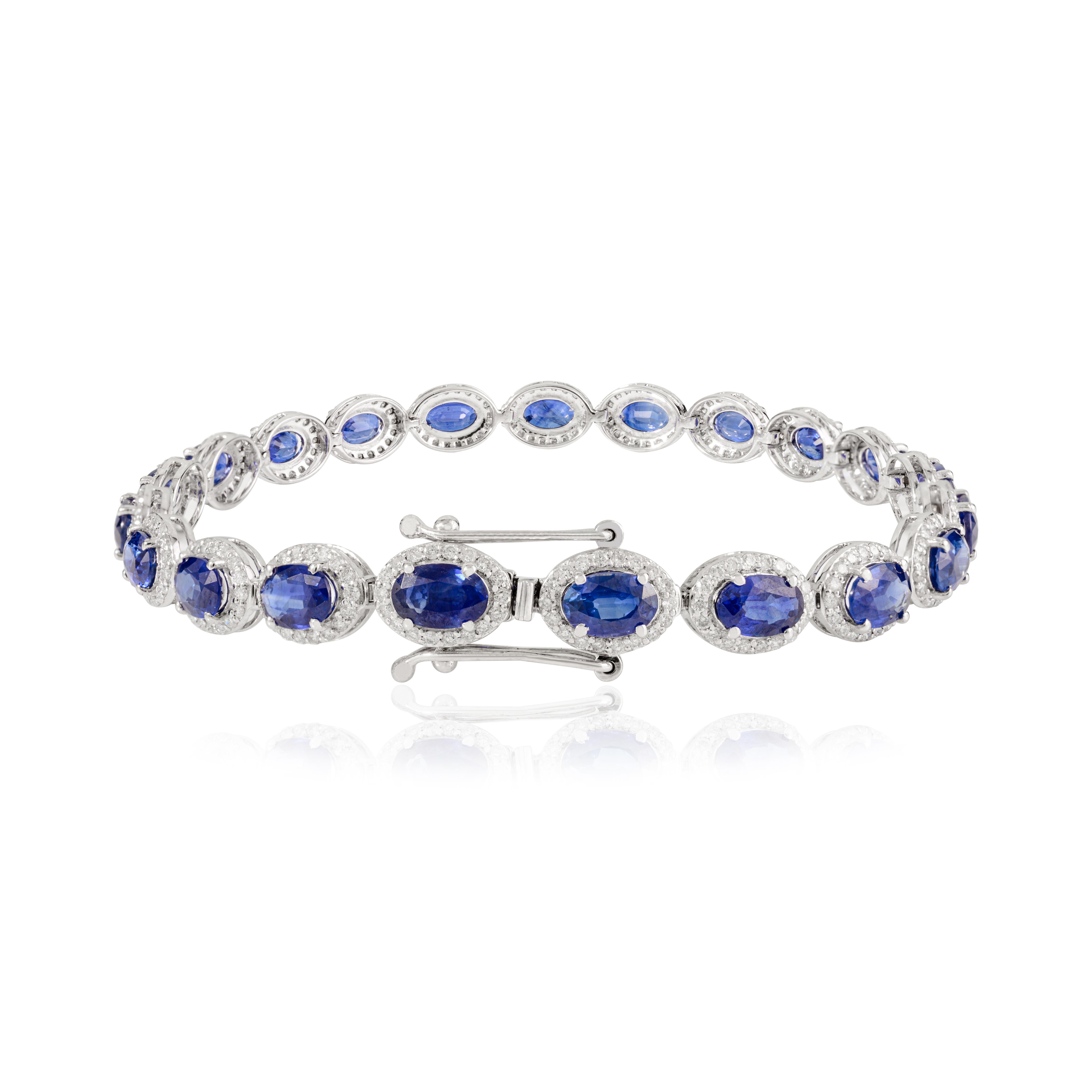 Art Déco Bracciale tennis con zaffiro blu naturale e diamante aureolato da 11,65 carati, oro bianco 18 carati in vendita