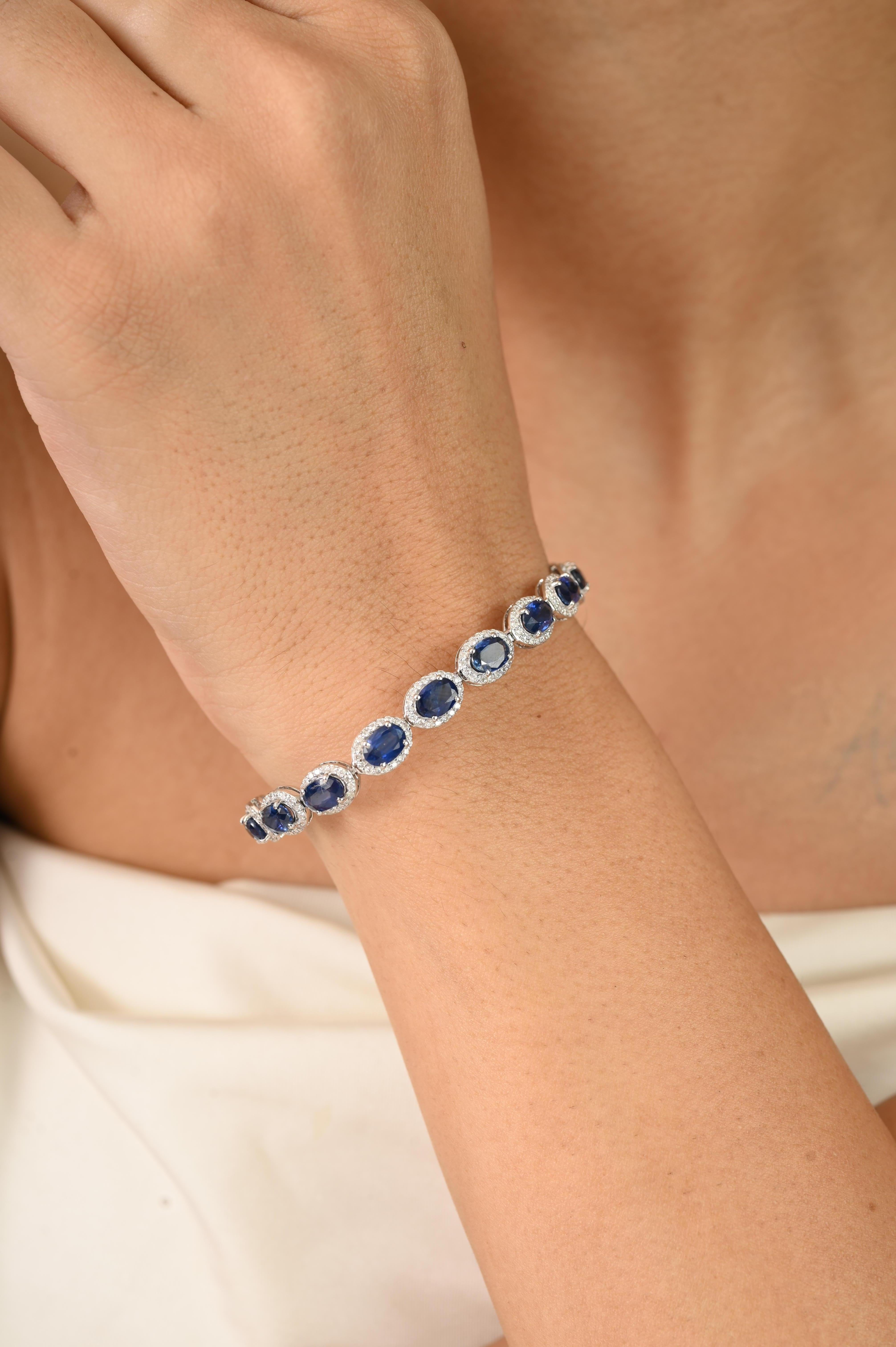Donna Bracciale tennis con zaffiro blu naturale e diamante aureolato da 11,65 carati, oro bianco 18 carati in vendita