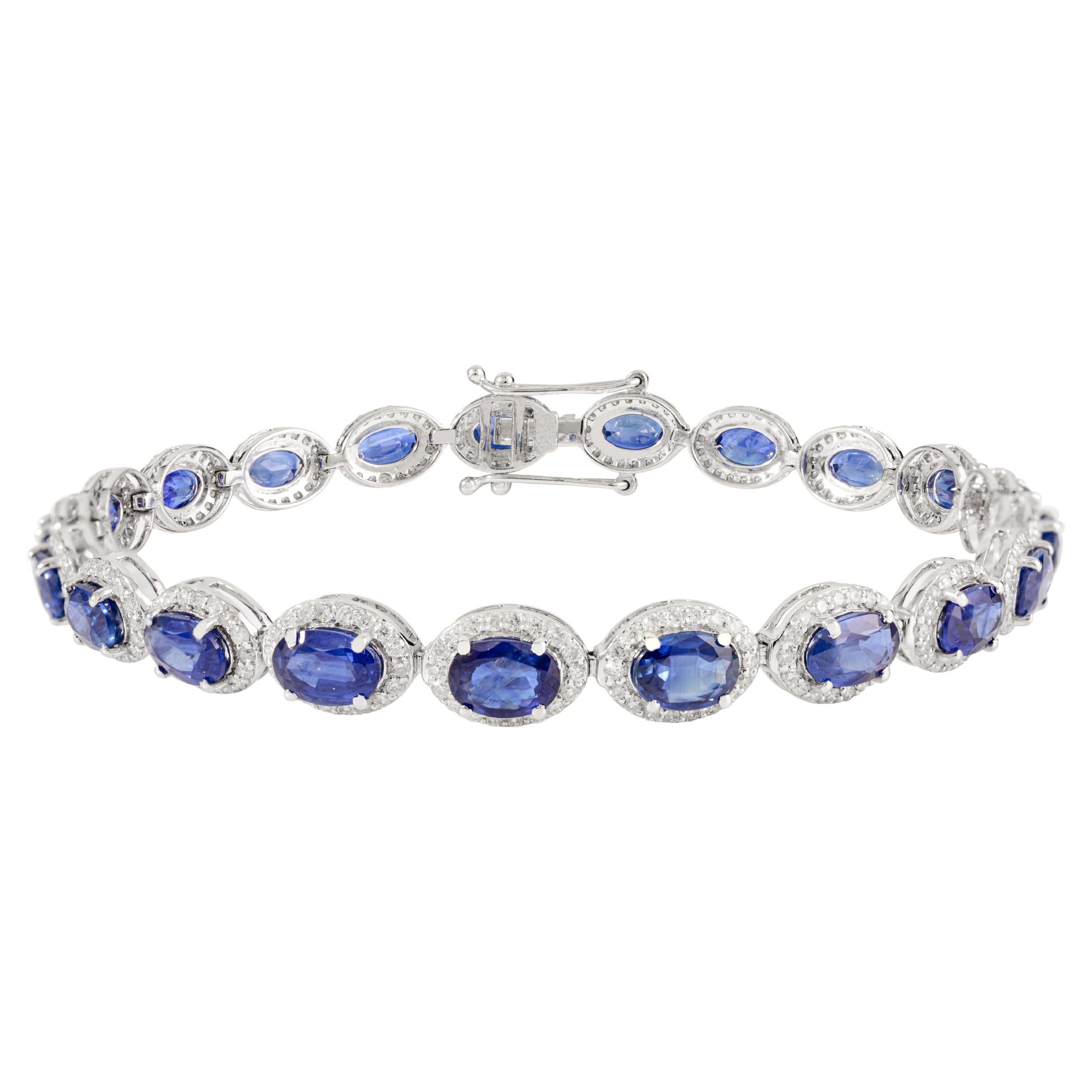 Bracciale tennis con zaffiro blu naturale e diamante aureolato da 11,65 carati, oro bianco 18 carati in vendita