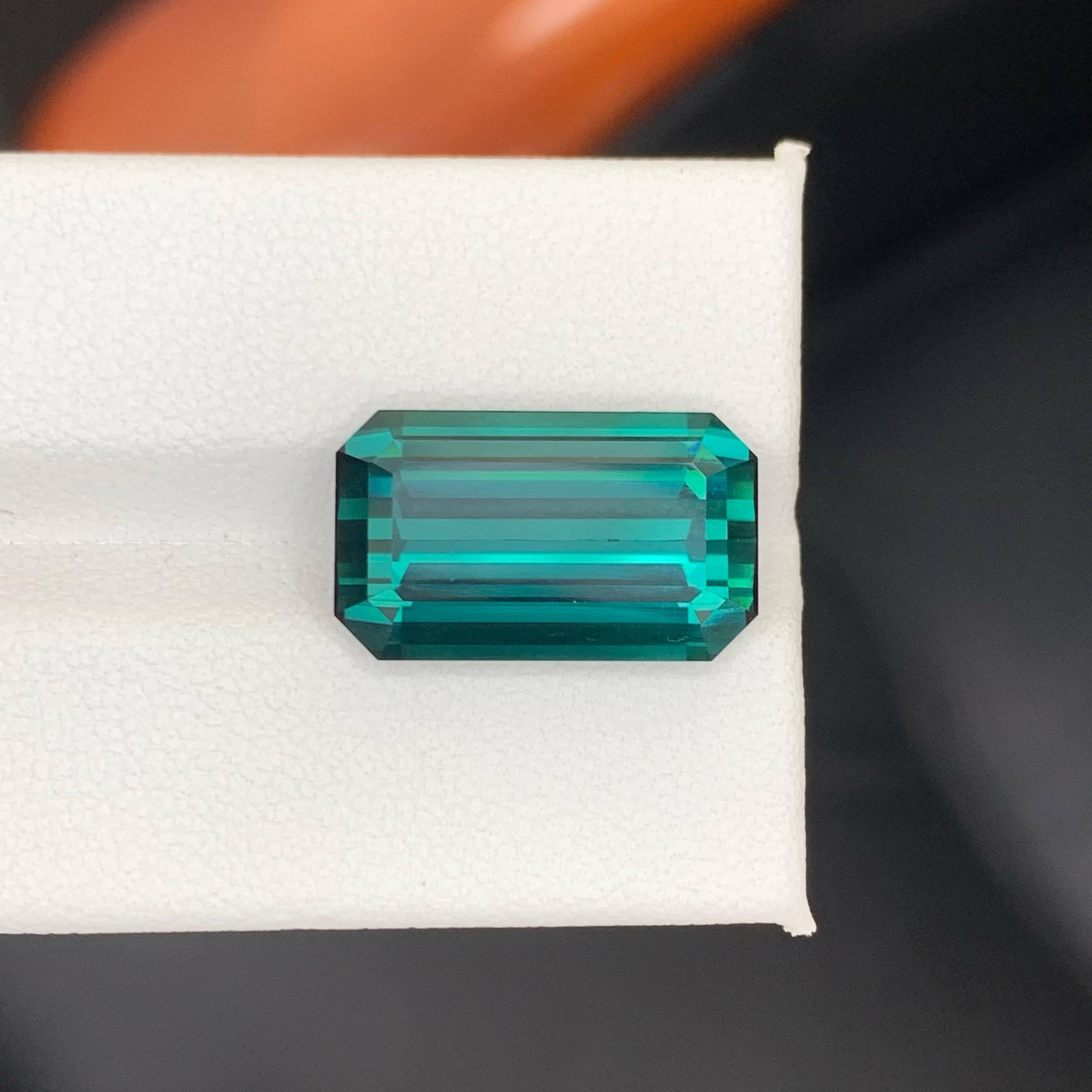 11.65 Carat Natural Loose Blue Color Tourmaline Emerald Cut Afghan Gemstone (pierre précieuse afghane) Neuf - En vente à Bangkok, TH