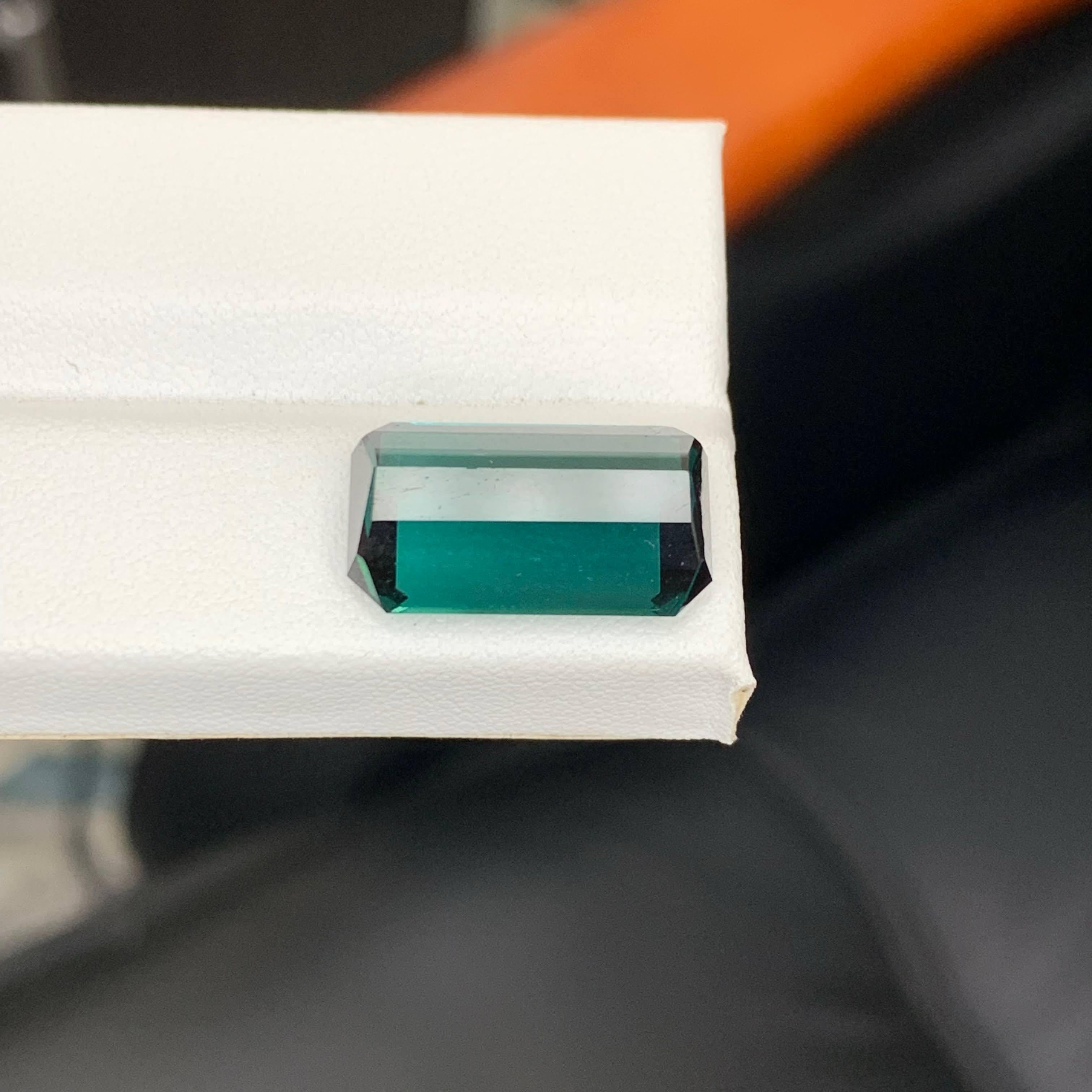 11.65 Carat Natural Loose Blue Color Tourmaline Emerald Cut Afghan Gemstone (pierre précieuse afghane) en vente 1