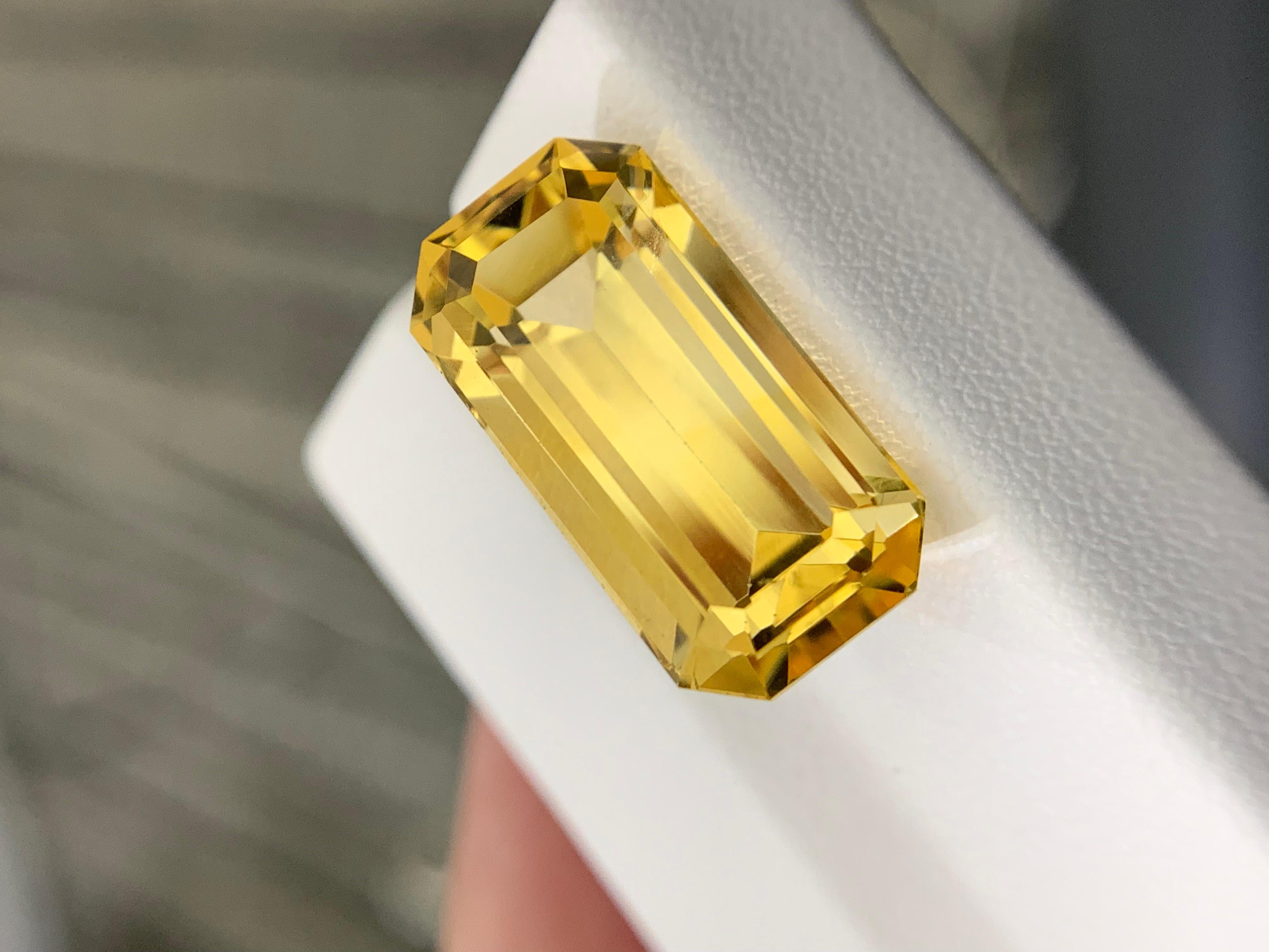 11,65 Quilates Citrino Amarillo Natural Talla Esmeralda Corte esmeralda en venta