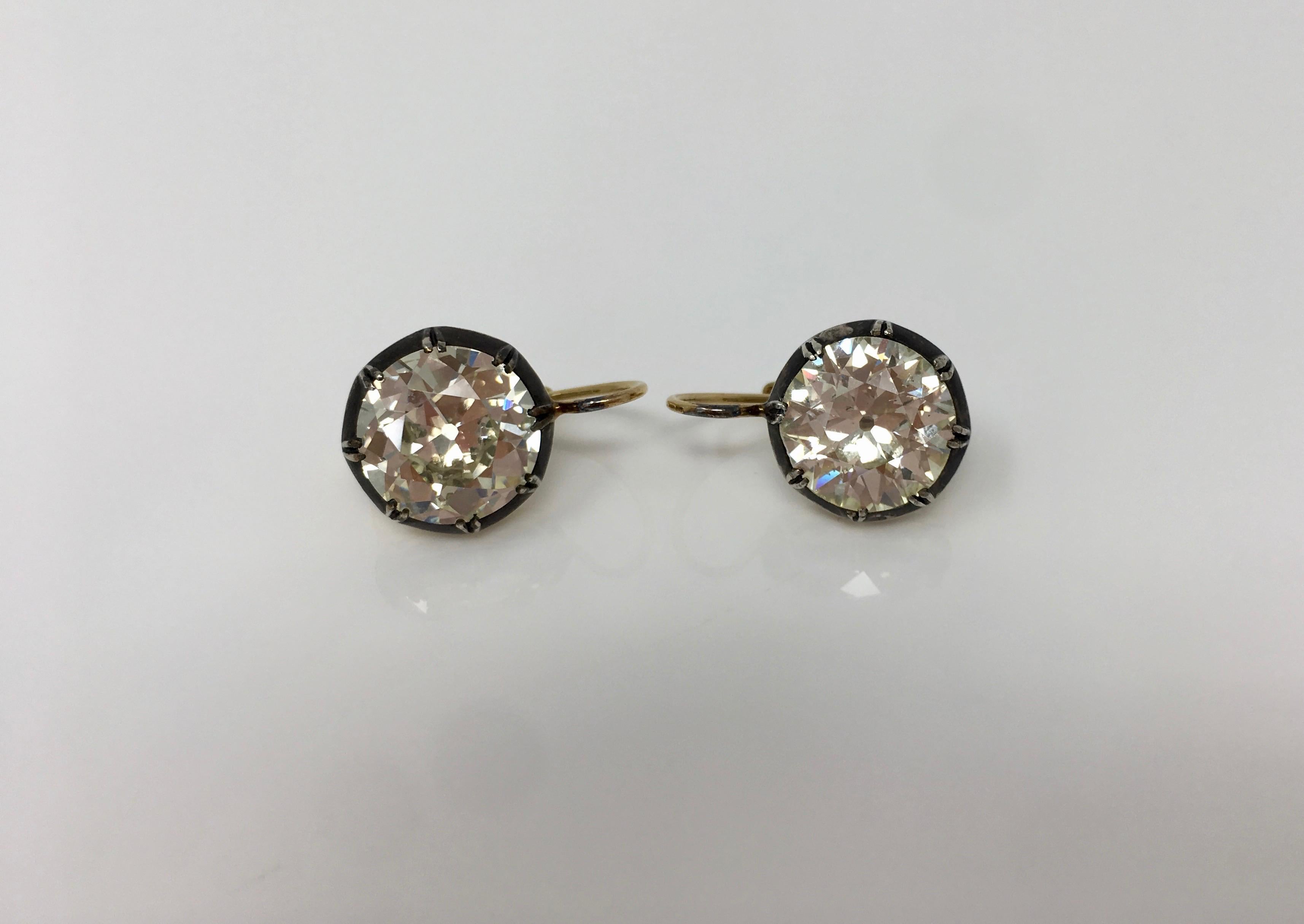 11.67 Carat Old European Cut Diamond Antique Style Dangle Earrings in 18 K Gold 5