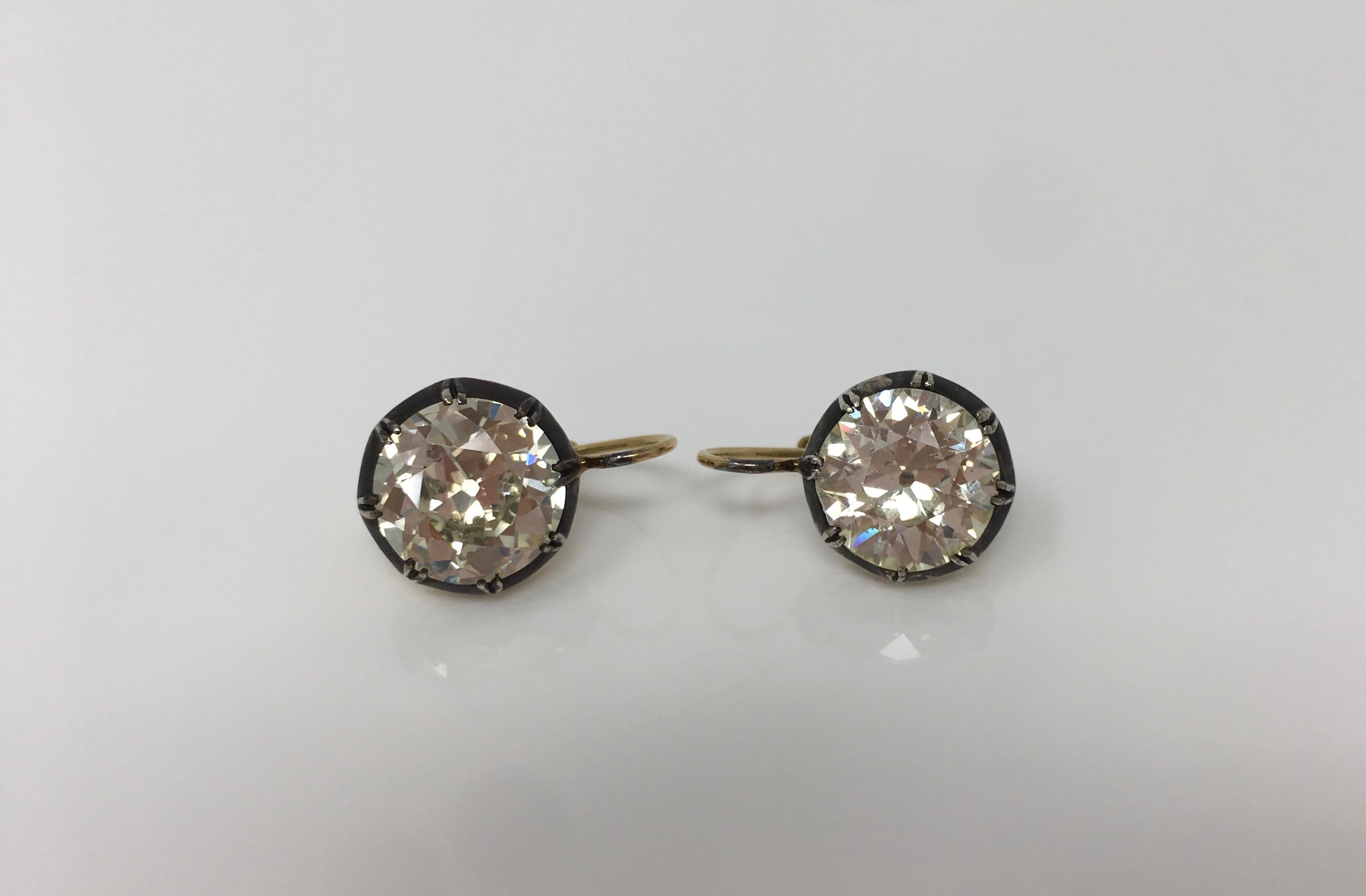 11.67 Carat Old European Cut Diamond Antique Style Dangle Earrings in 18 K Gold 6
