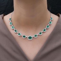 11.68 Carat Zambian Emerald 7.91 Carat SI/H Diamond Necklace 18 Karat White Gold