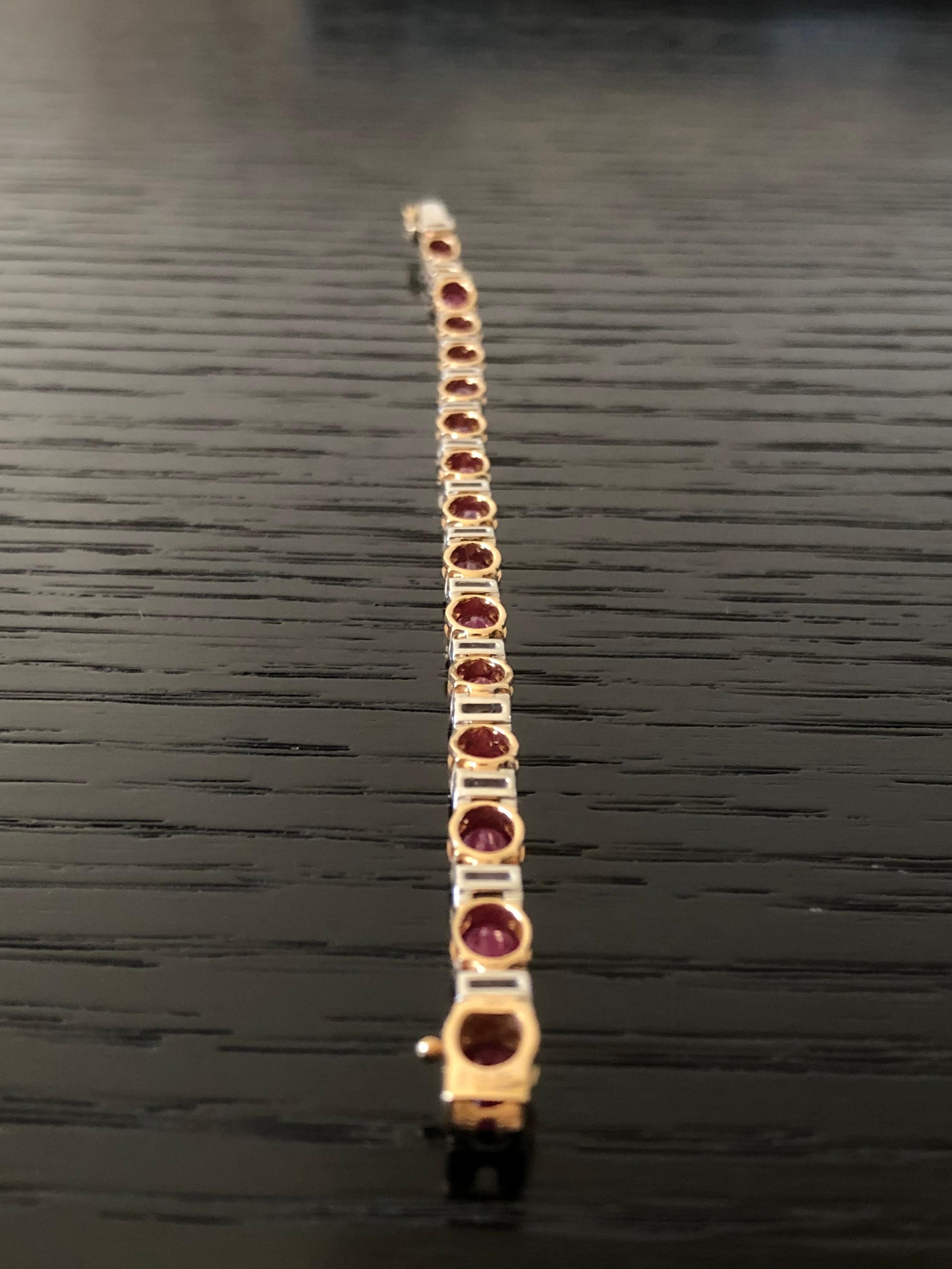 11,69 Karat natürlicher Rubin Diamant 18 Karat Gold Tennisarmband im Zustand „Neu“ im Angebot in New Delhi, Delhi