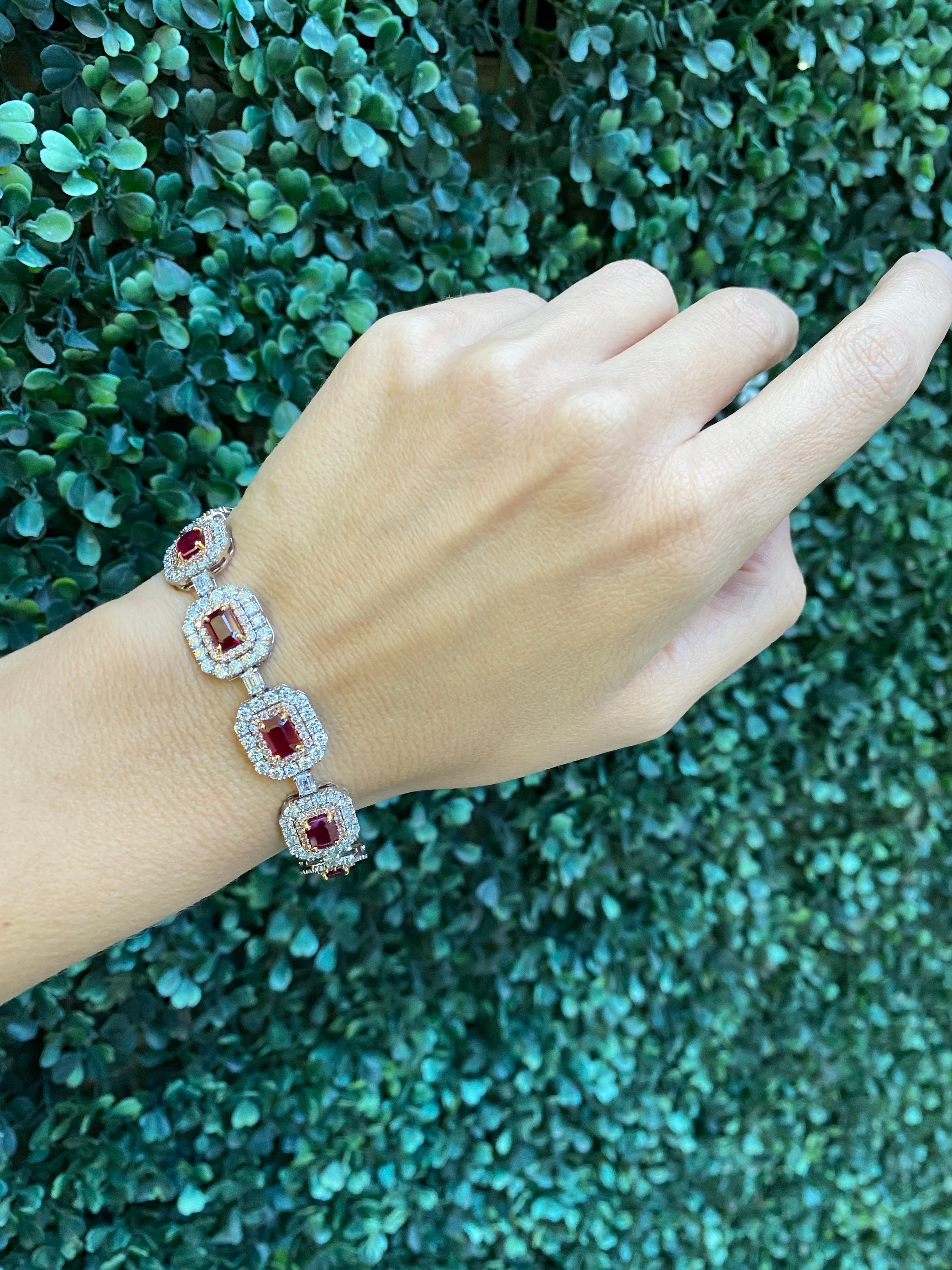 11.69ctw Emerald Cut Rubies and Diamond Link Bracelet, 18 Karat Gold In New Condition For Sale In Houston, TX