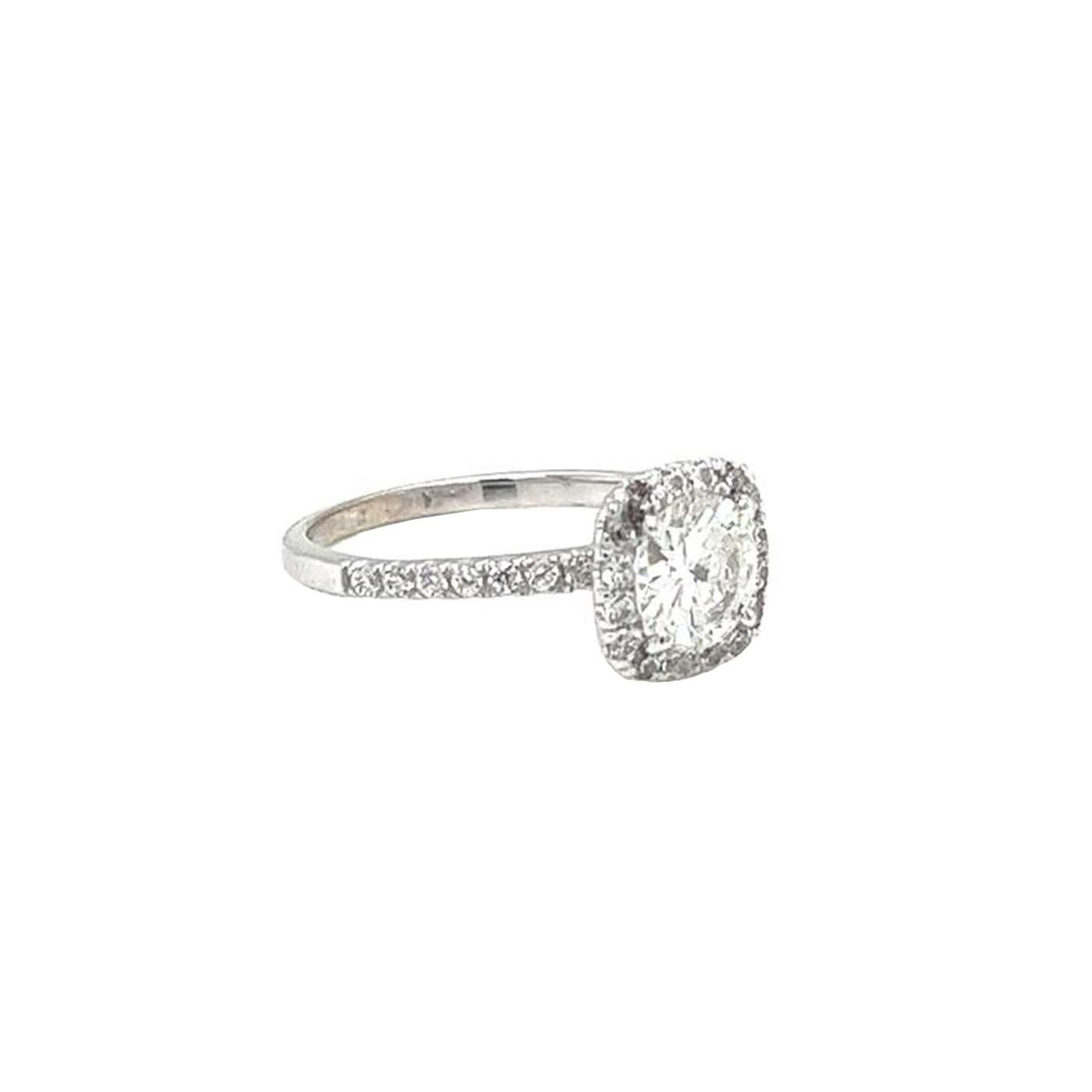 1.16ct Natural Round Diamond Ring With 0.45ct Pave Diamonds Color H Clarity VS2 In Good Condition For Sale In Aventura, FL