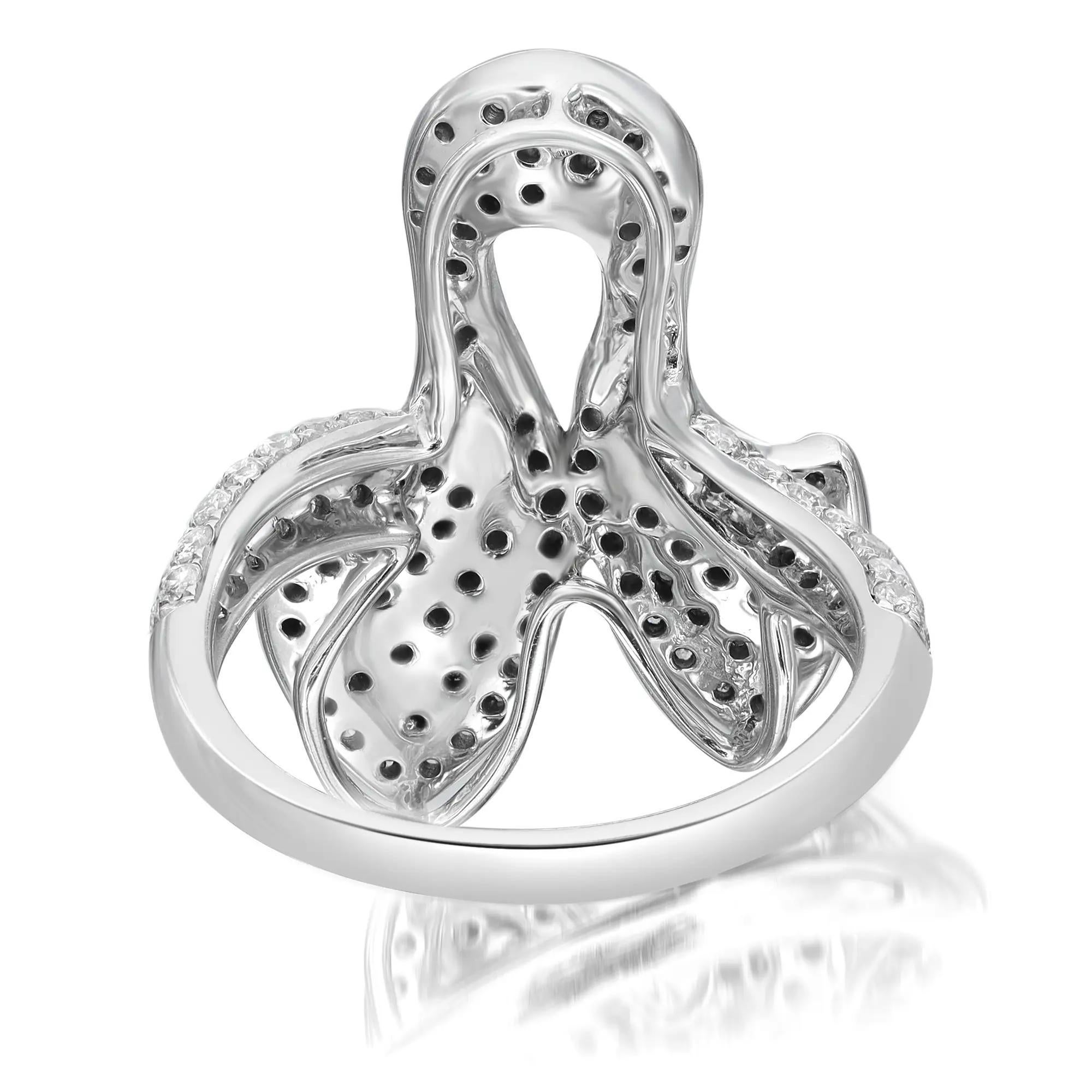 Moderne Bague cocktail pour femmes en or blanc 14 carats avec diamants blancs et noirs de 1,16 carat en vente