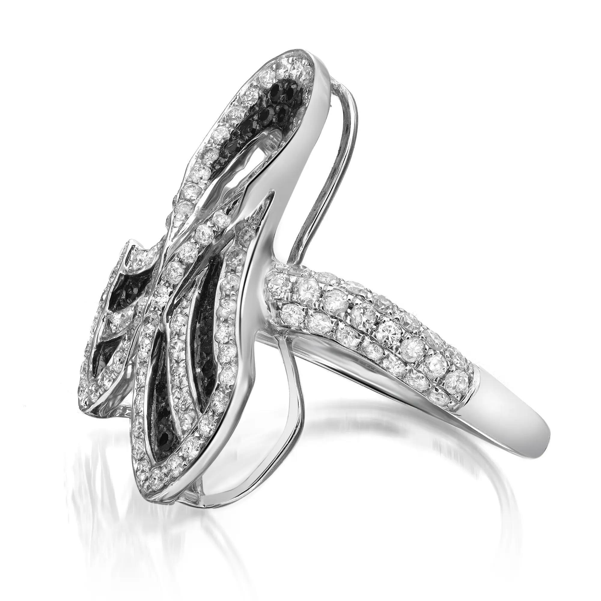 Taille ronde Bague cocktail pour femmes en or blanc 14 carats avec diamants blancs et noirs de 1,16 carat en vente