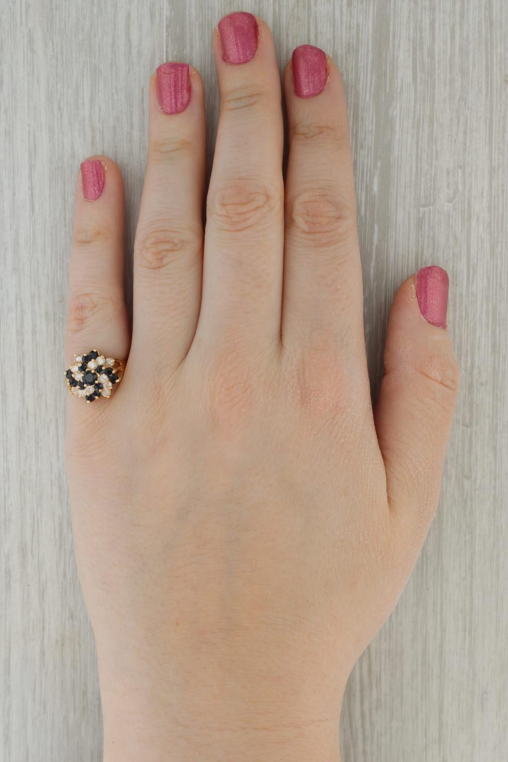 Femenino o masculino 1,16 ctw Zafiro Azul Diamante Remolino Flor Racimo Anillo Oro Amarillo 14k Talla 6,5 en venta