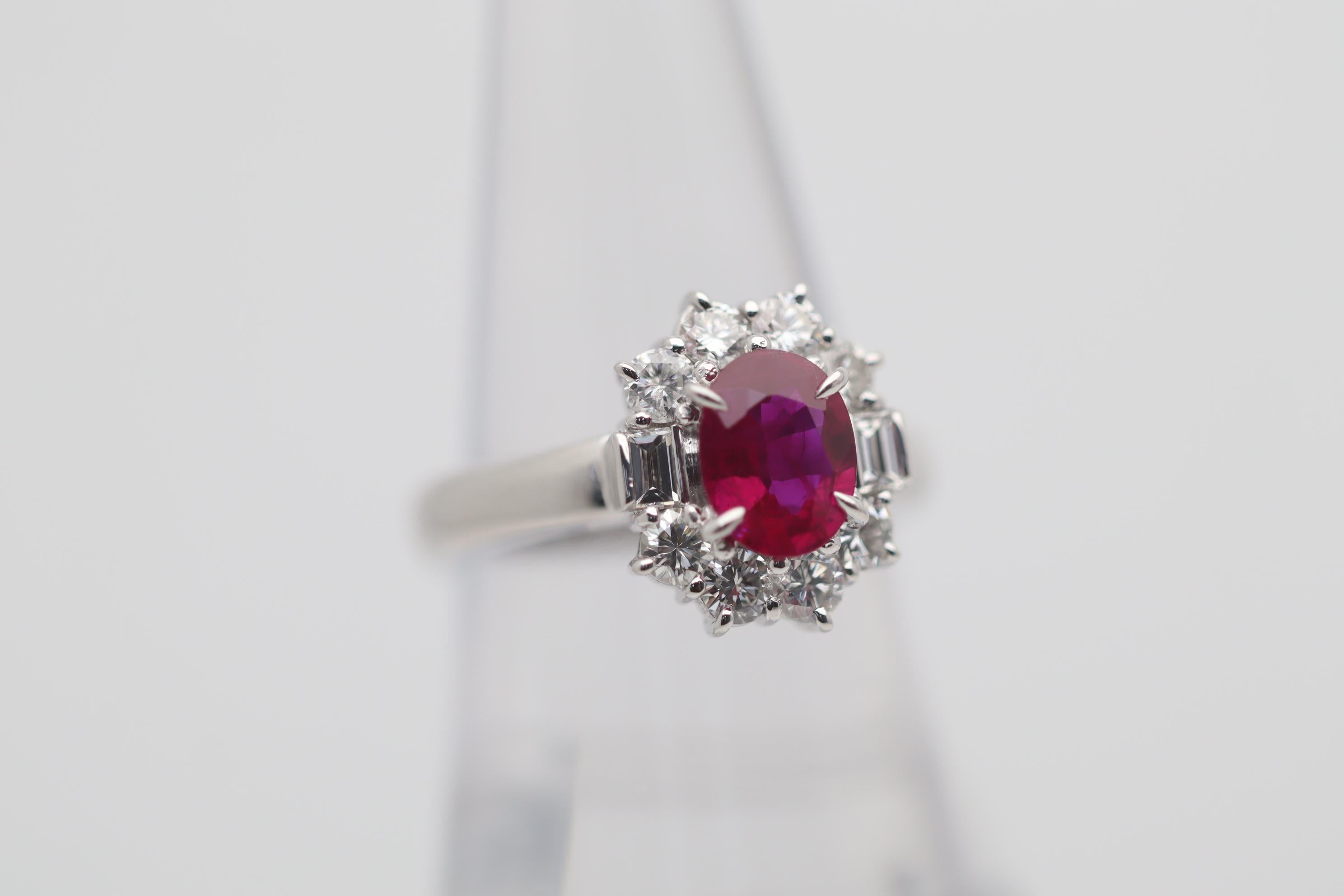 Oval Cut 1.17 Carat Burmese Ruby Diamond Platinum Ring, GIA Certified For Sale