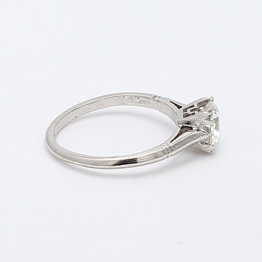 1.17 Carat Circular Brilliant Cut J VS2 Diamond Platinum Engagement Ring In Good Condition For Sale In New York, NY