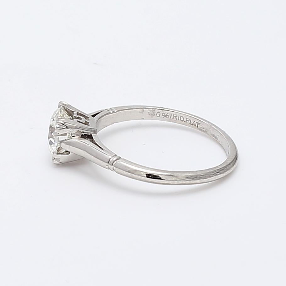 1.17 Carat Circular Brilliant Cut J VS2 Diamond Platinum Engagement Ring For Sale 3