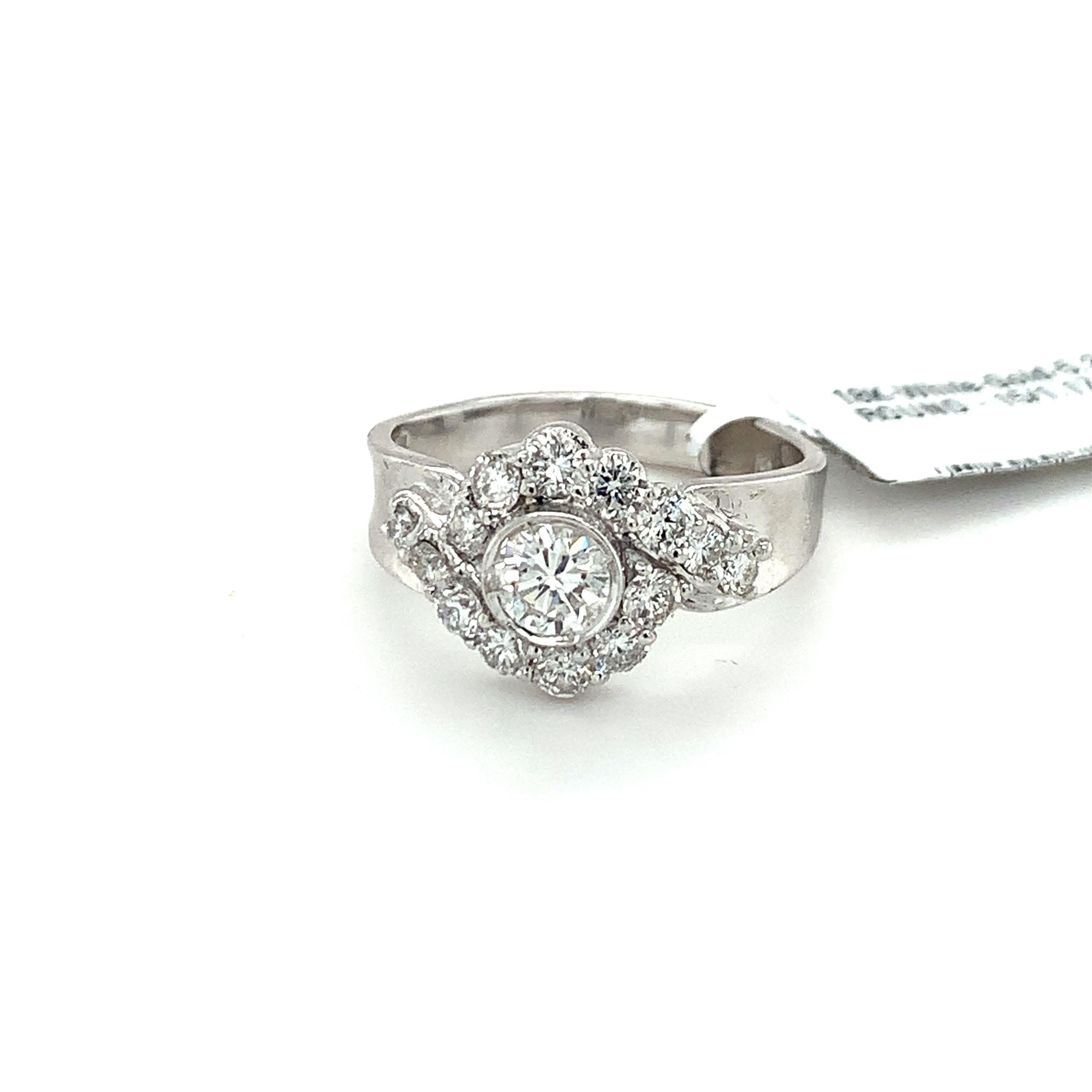 Art Deco 1.17 Carat Diamond White Gold Ring For Sale