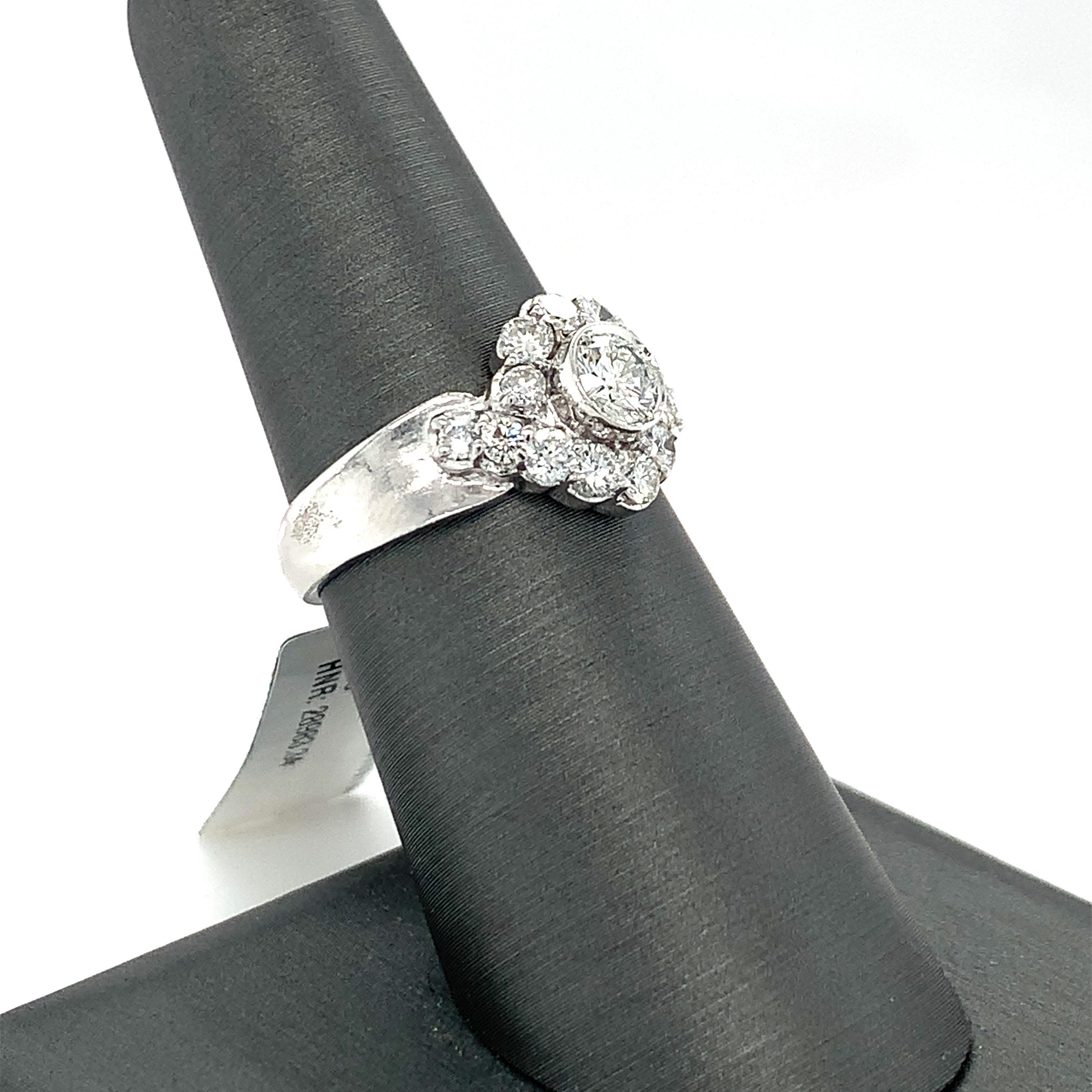 Brilliant Cut 1.17 Carat Diamond White Gold Ring For Sale