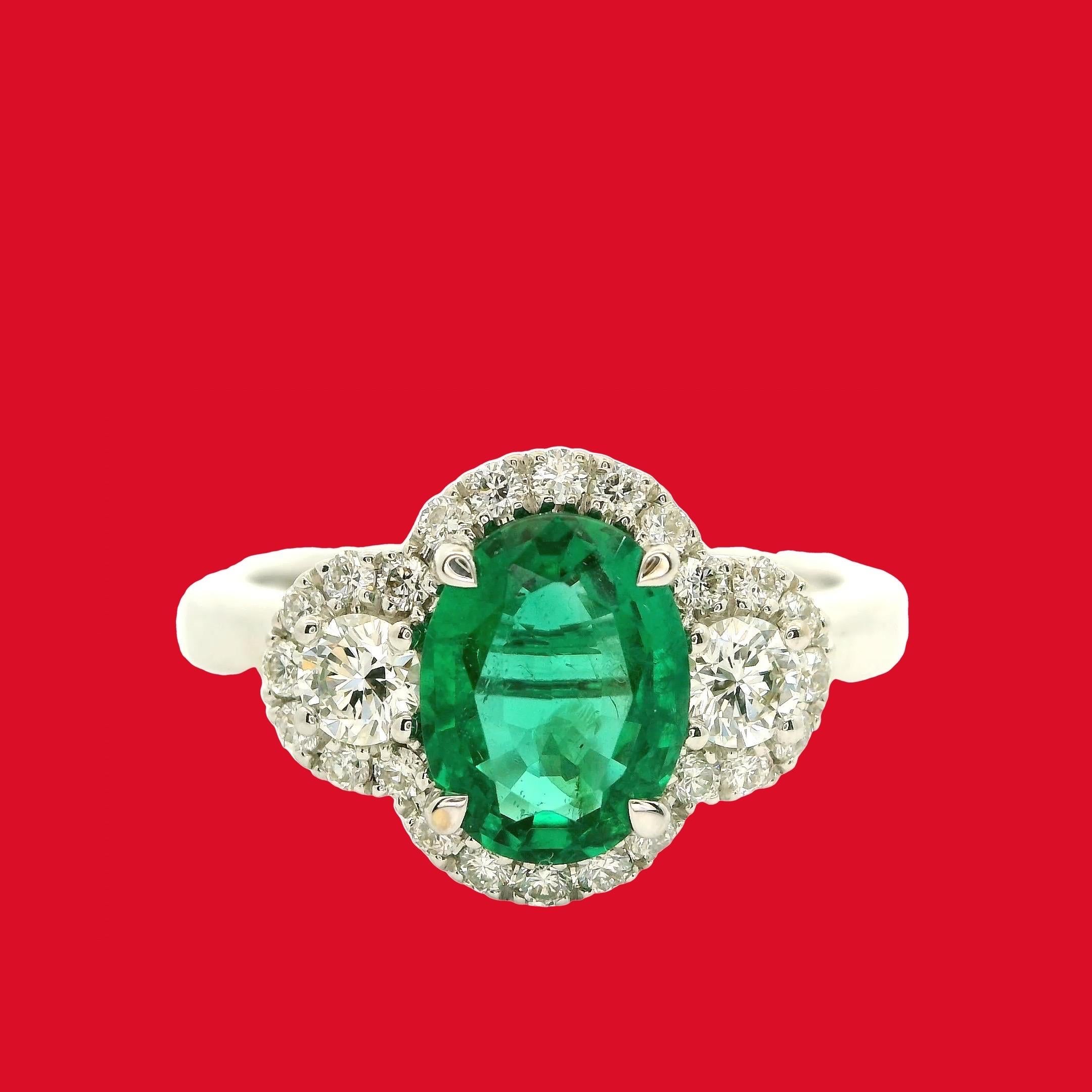 1,17 Karat Smaragd-Diamantring im Zustand „Neu“ im Angebot in Richmond, BC